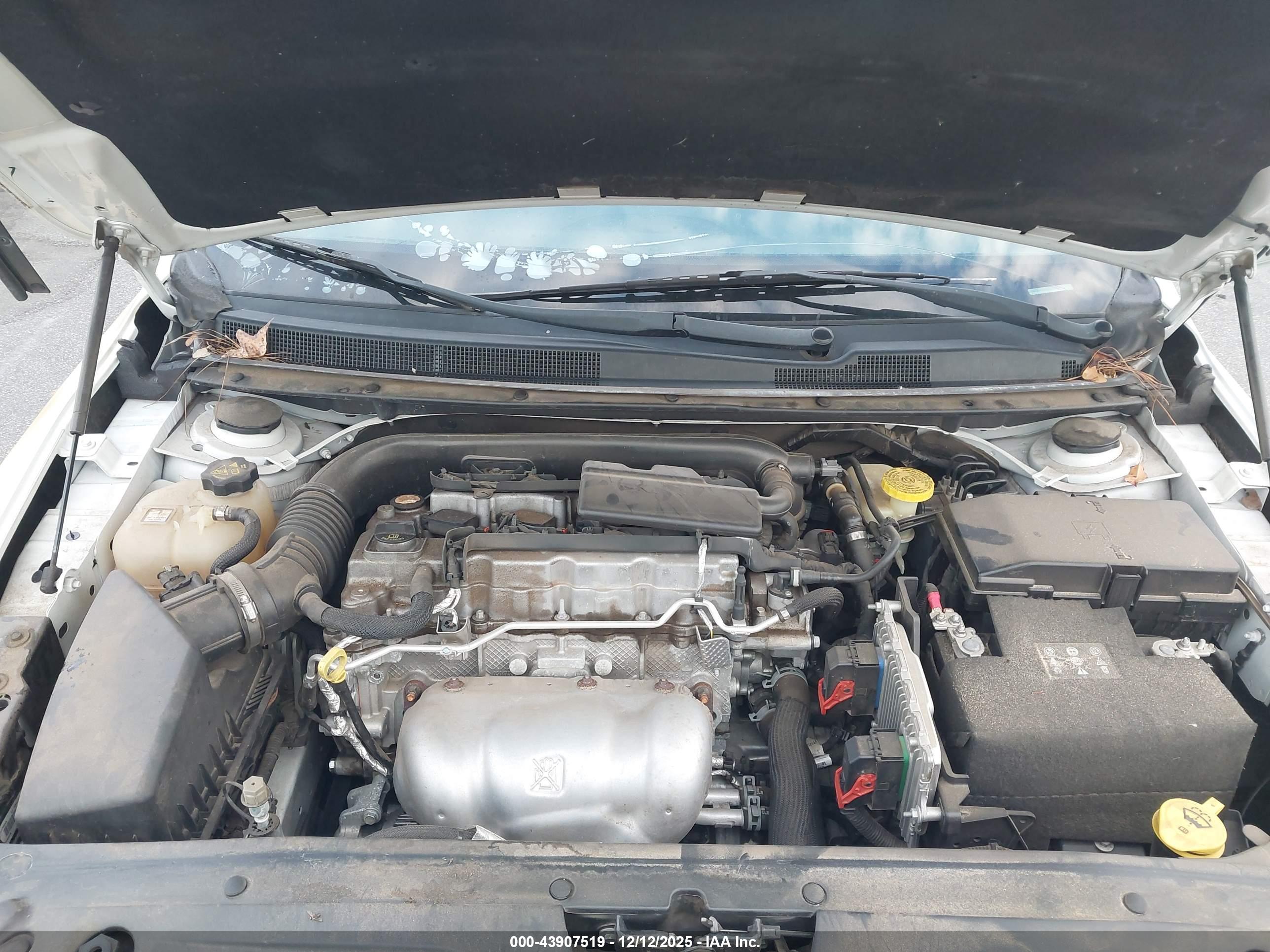 CHRYSLER 200 image 10