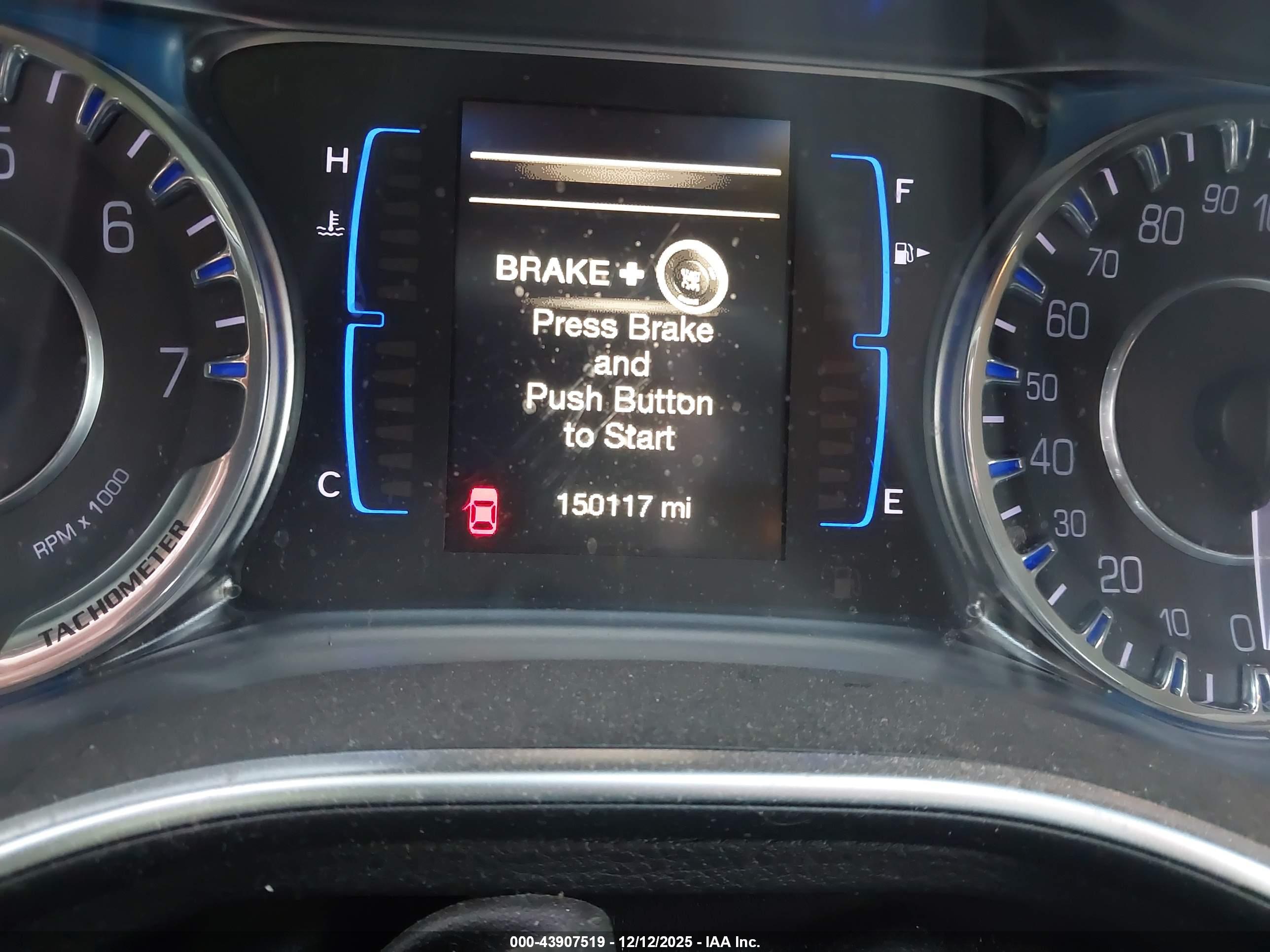 CHRYSLER 200 image 7