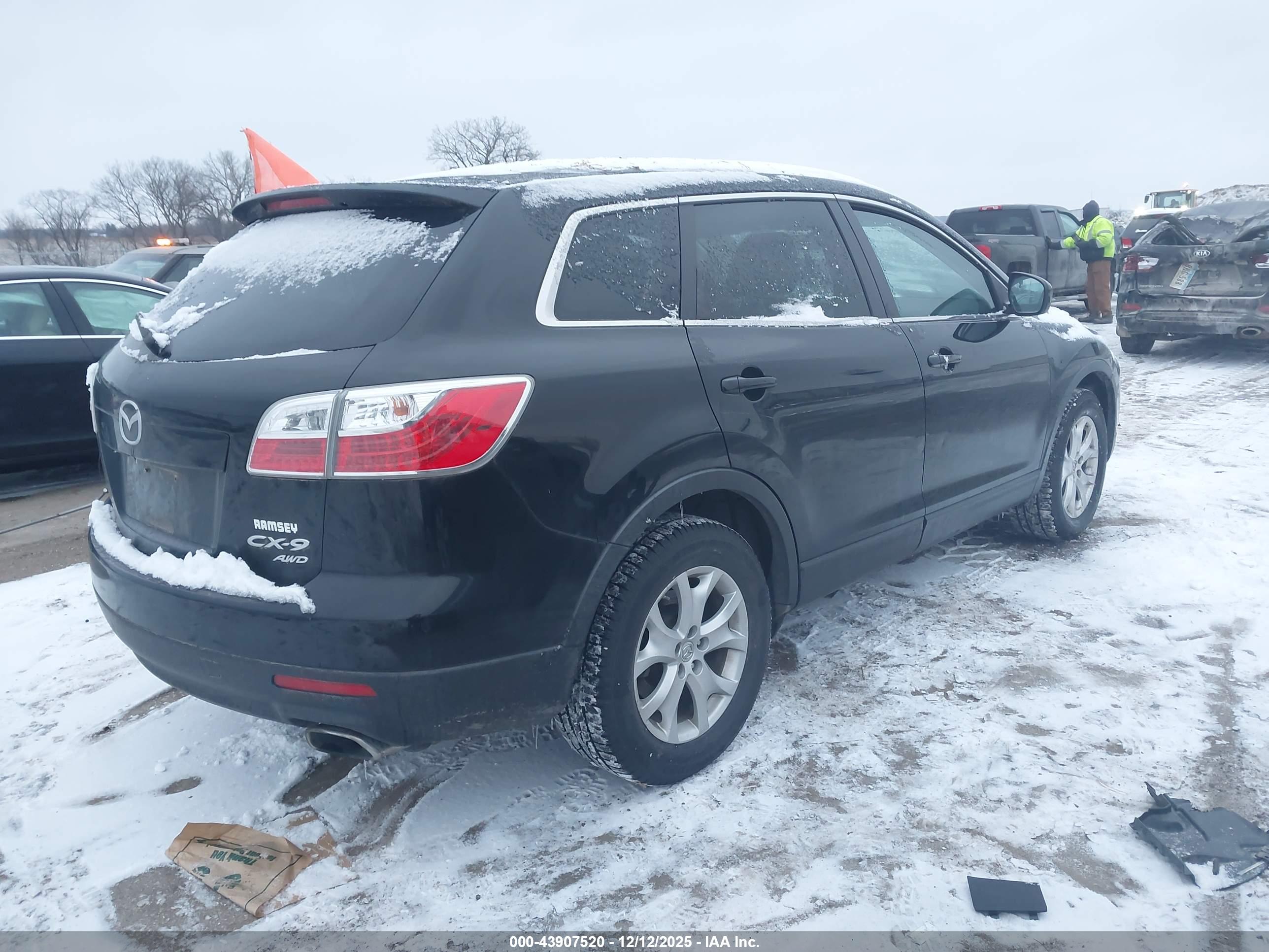 MAZDA CX-9 image 4