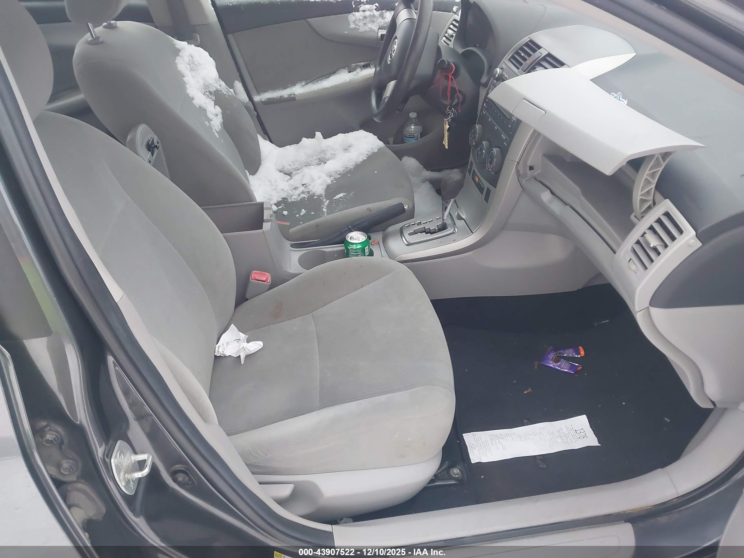 TOYOTA COROLLA image 5