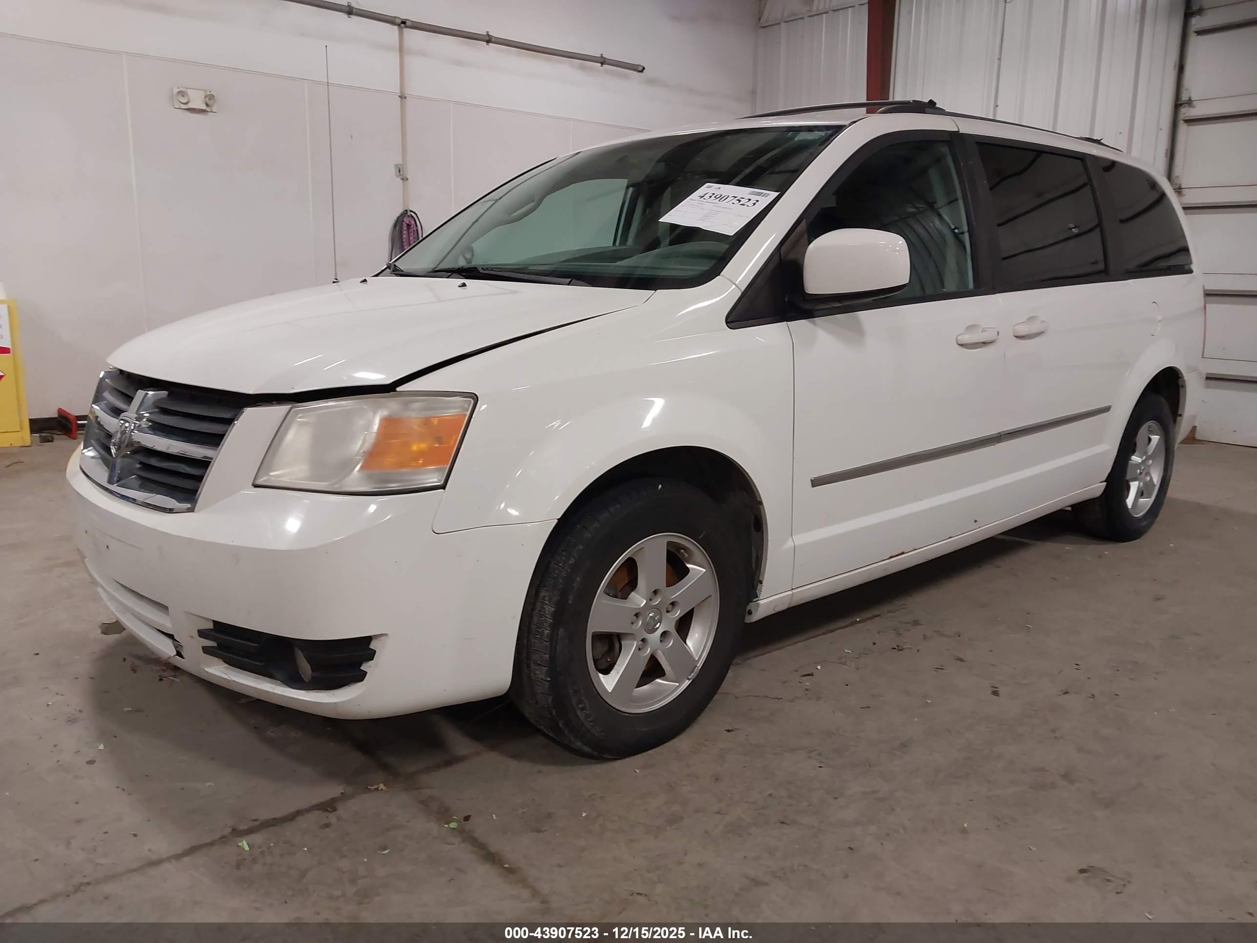 DODGE GRAND image 2