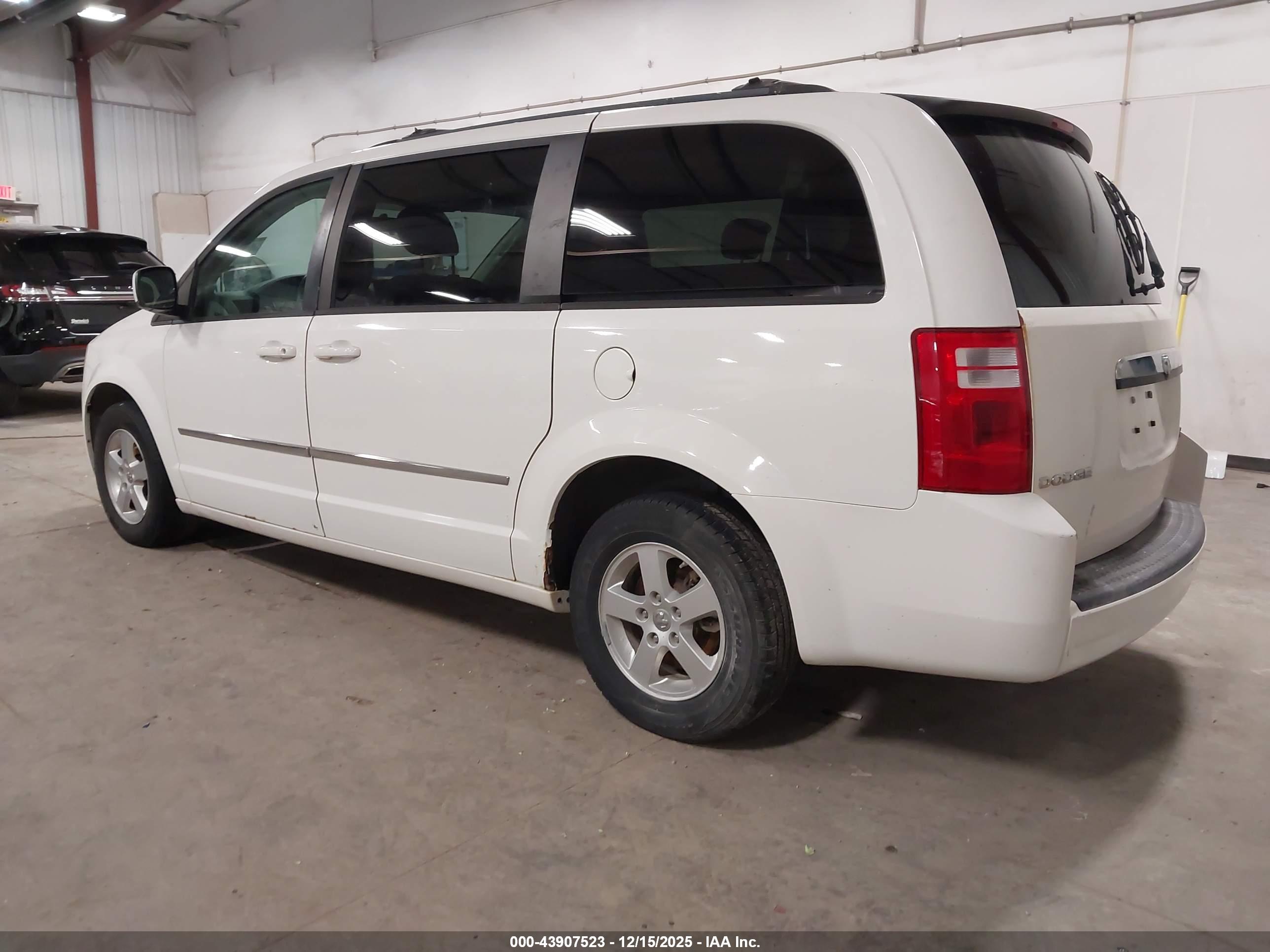 DODGE GRAND image 3