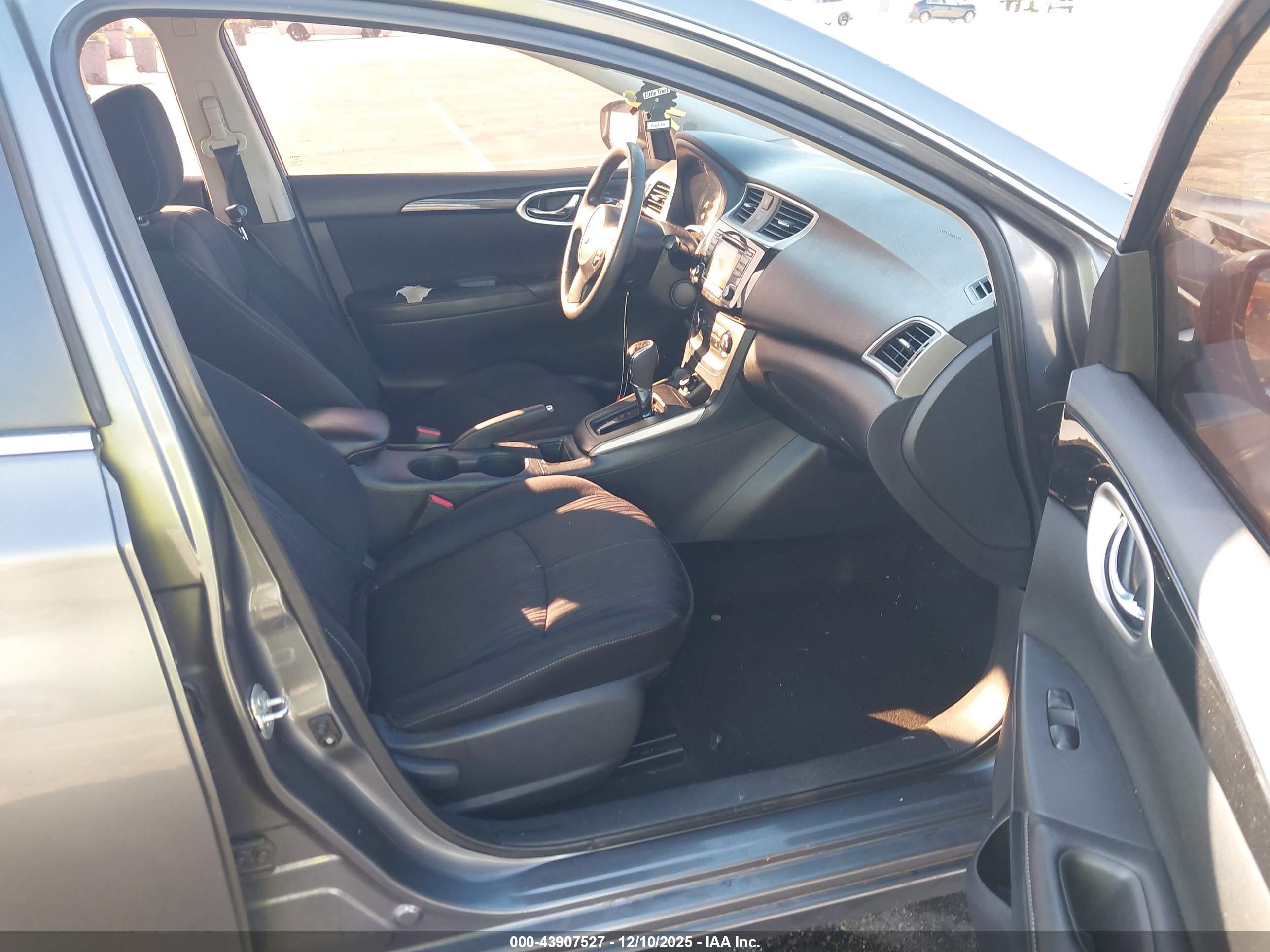 NISSAN SENTRA image 5