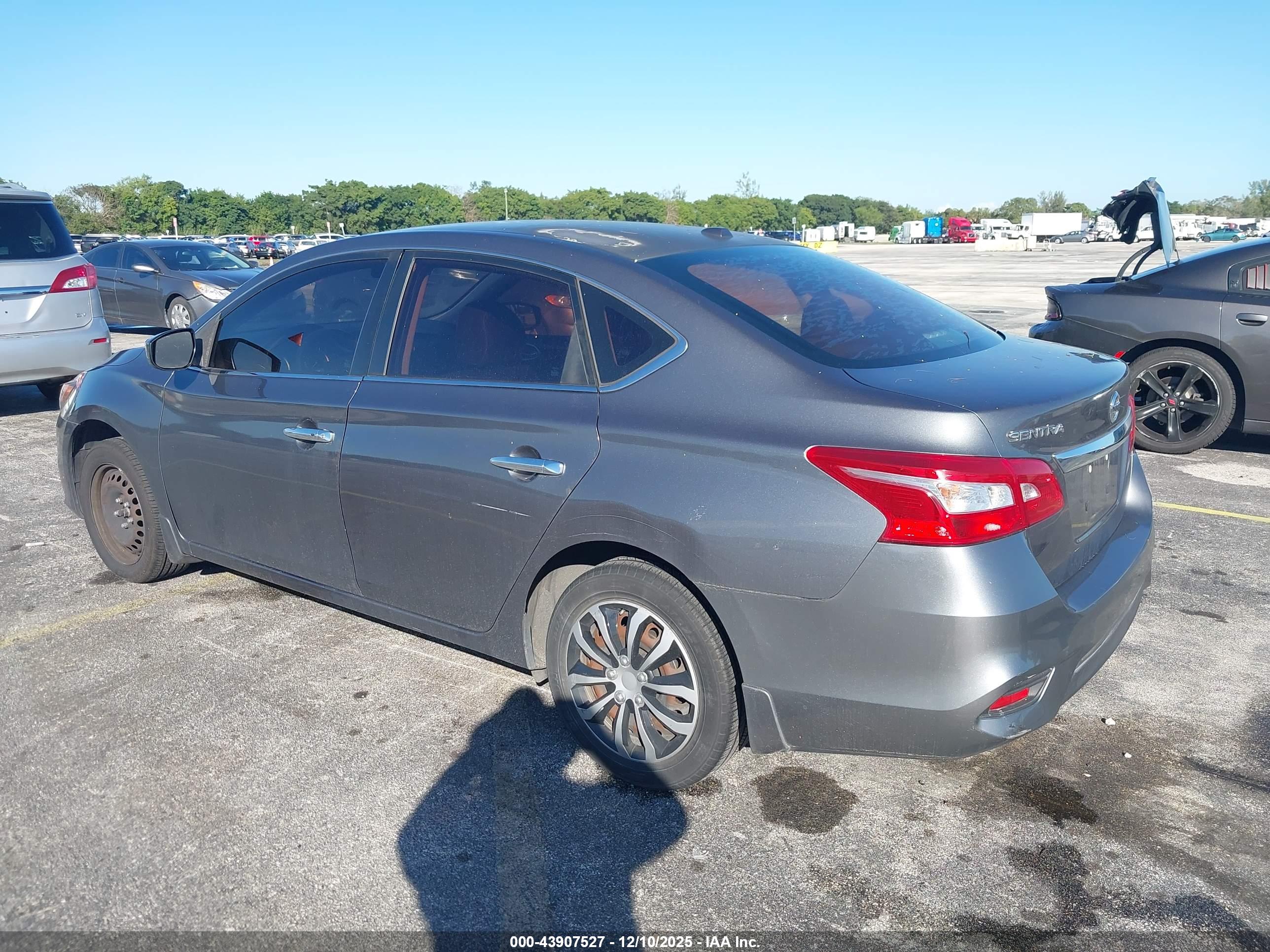NISSAN SENTRA image 6