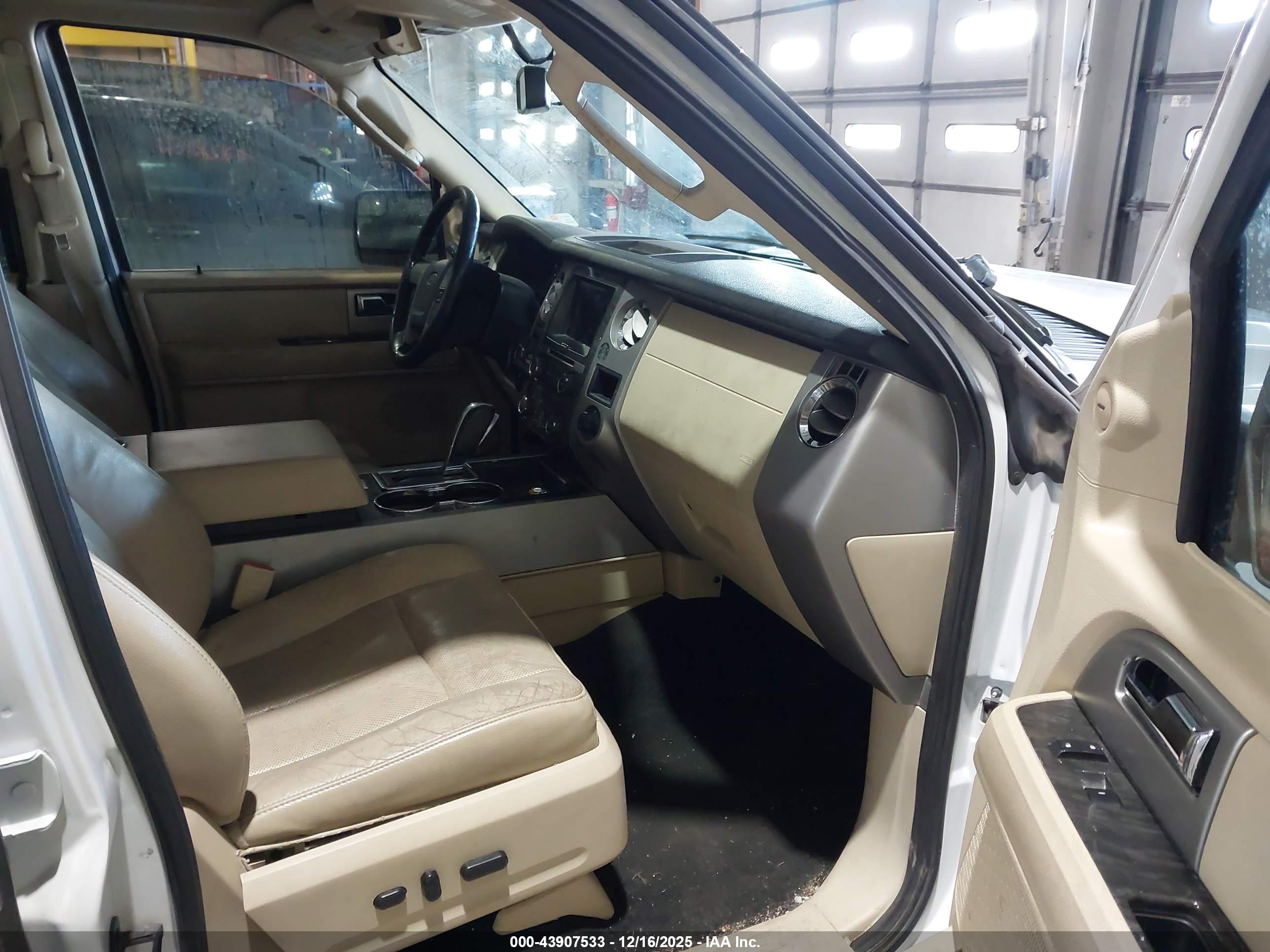 FORD EXPEDITION image 5