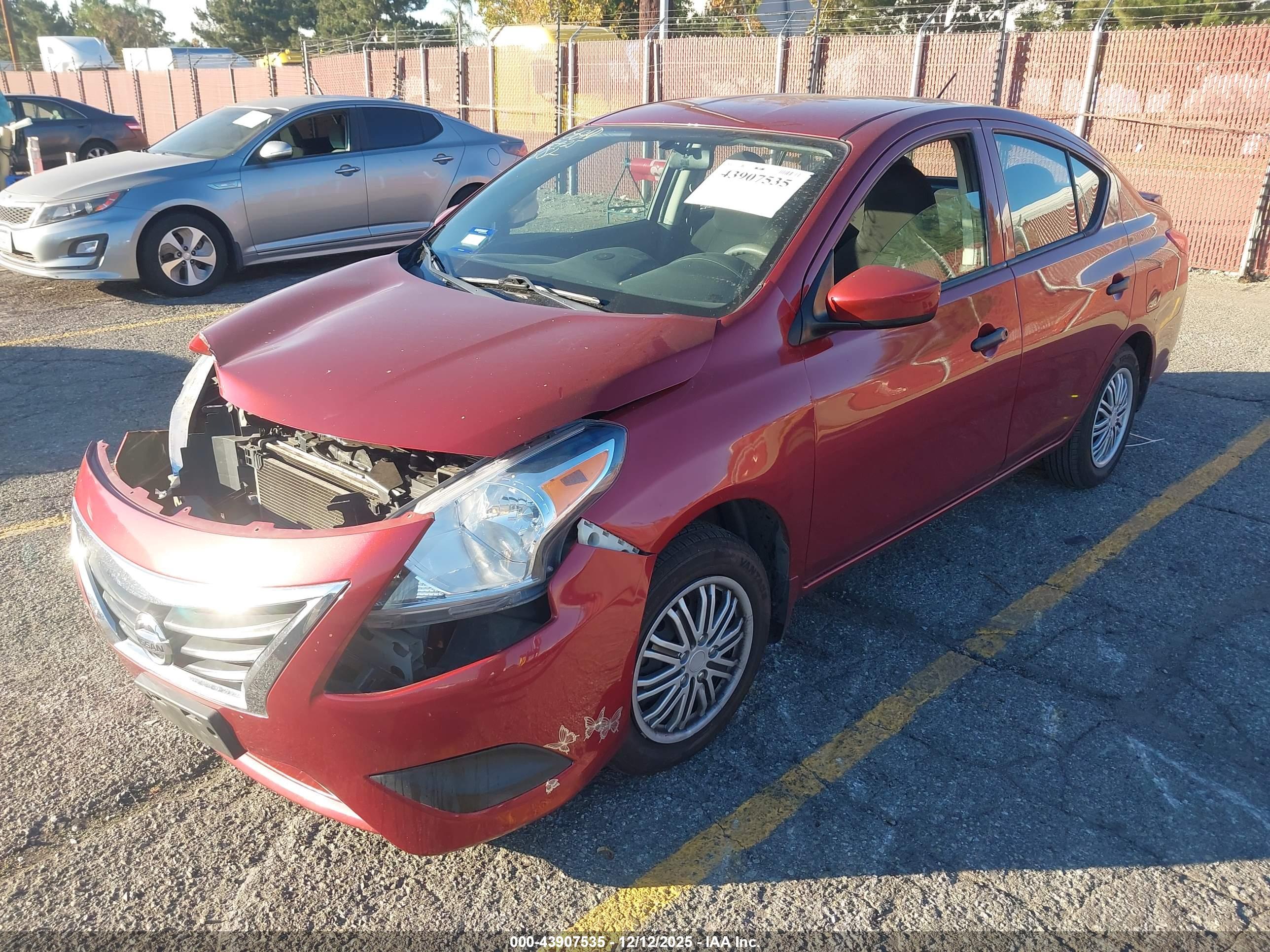 NISSAN VERSA image 2