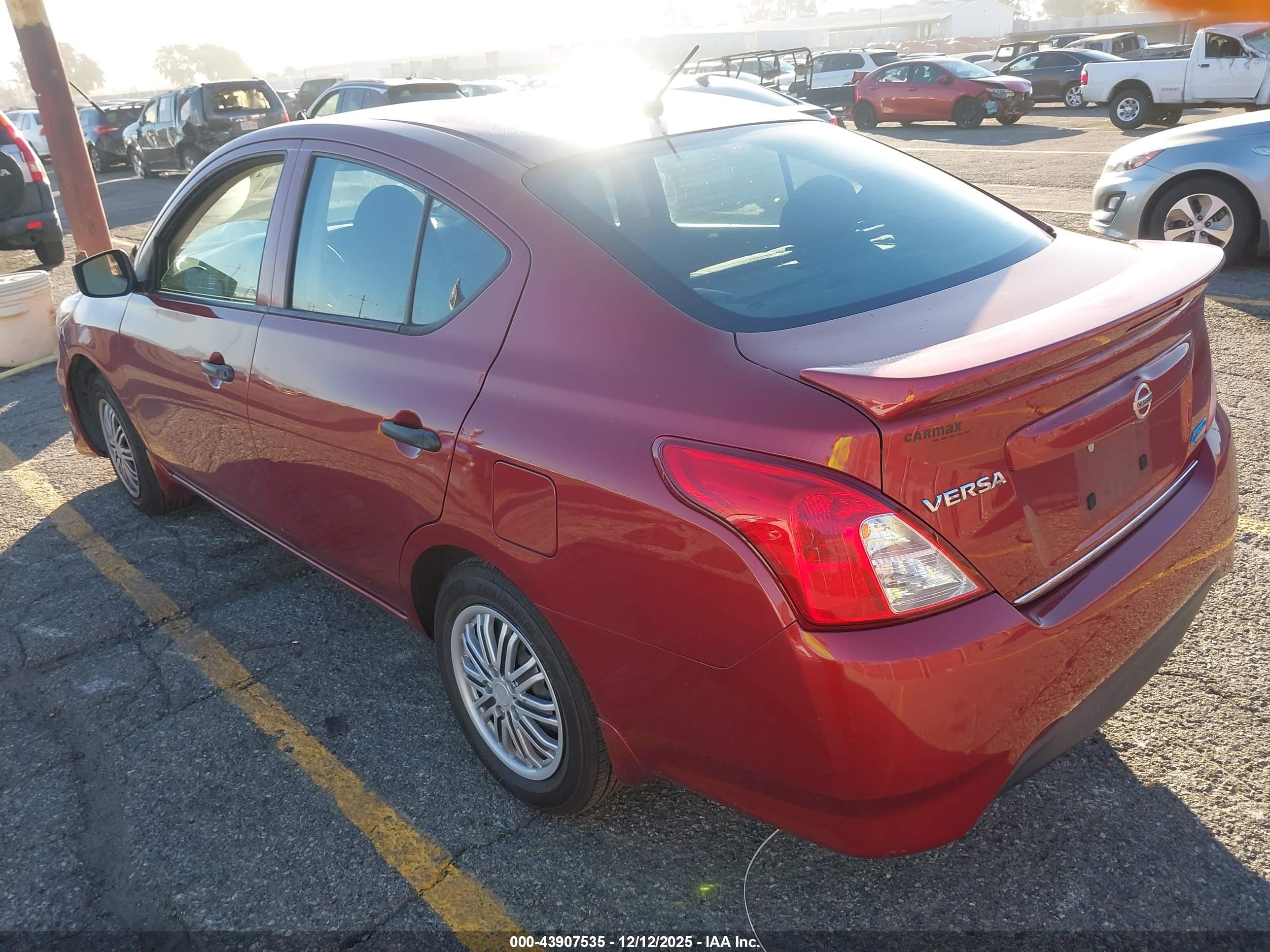 NISSAN VERSA image 3