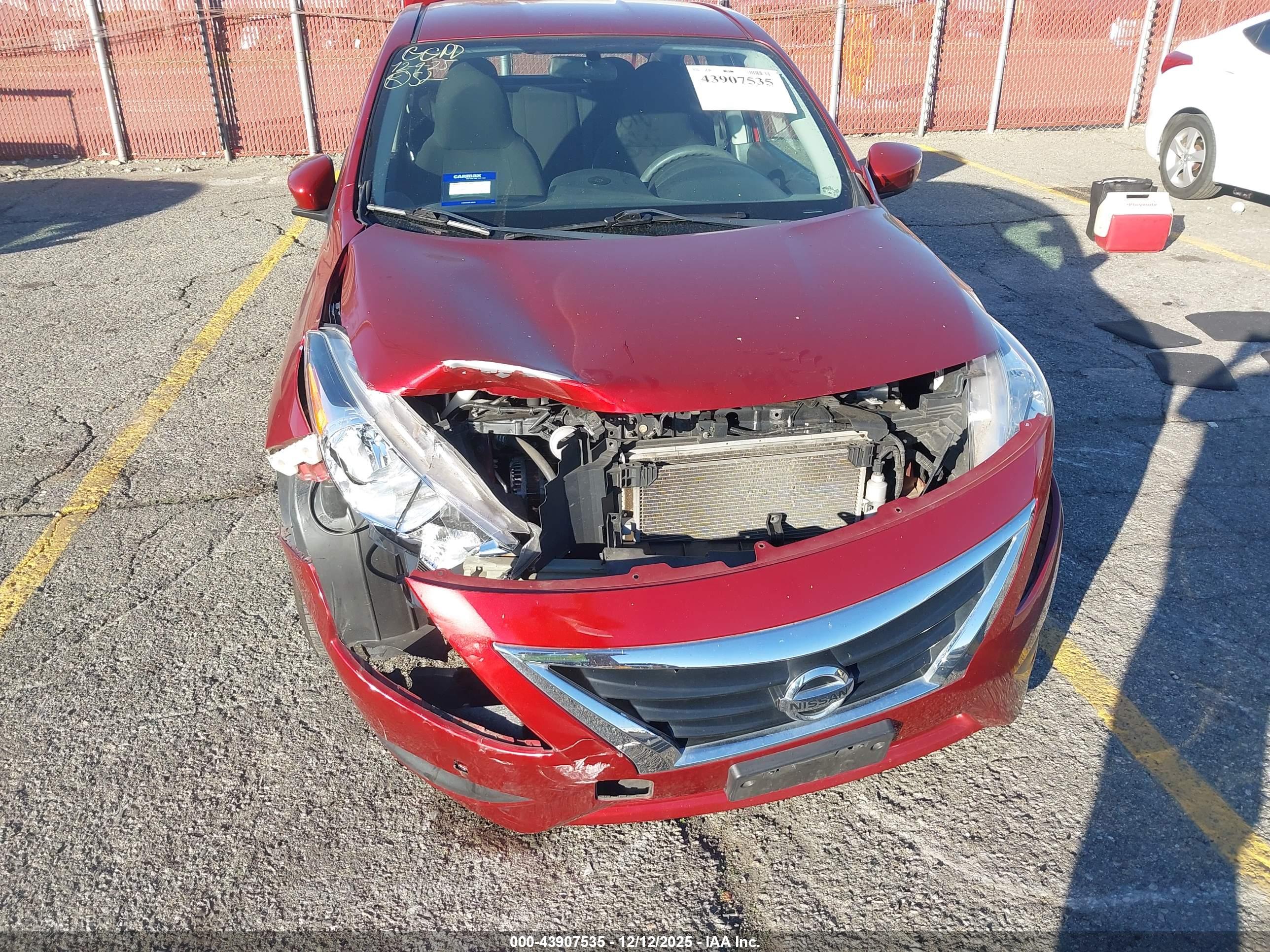 NISSAN VERSA image 6