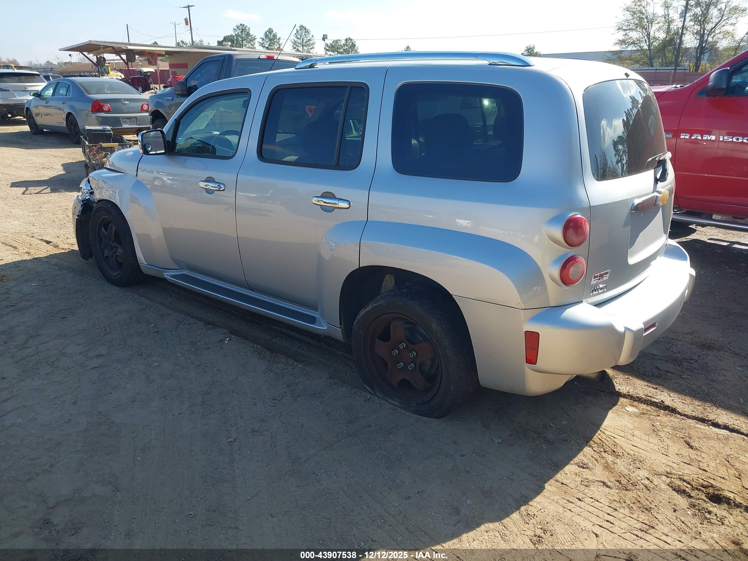 CHEVROLET HHR image 3