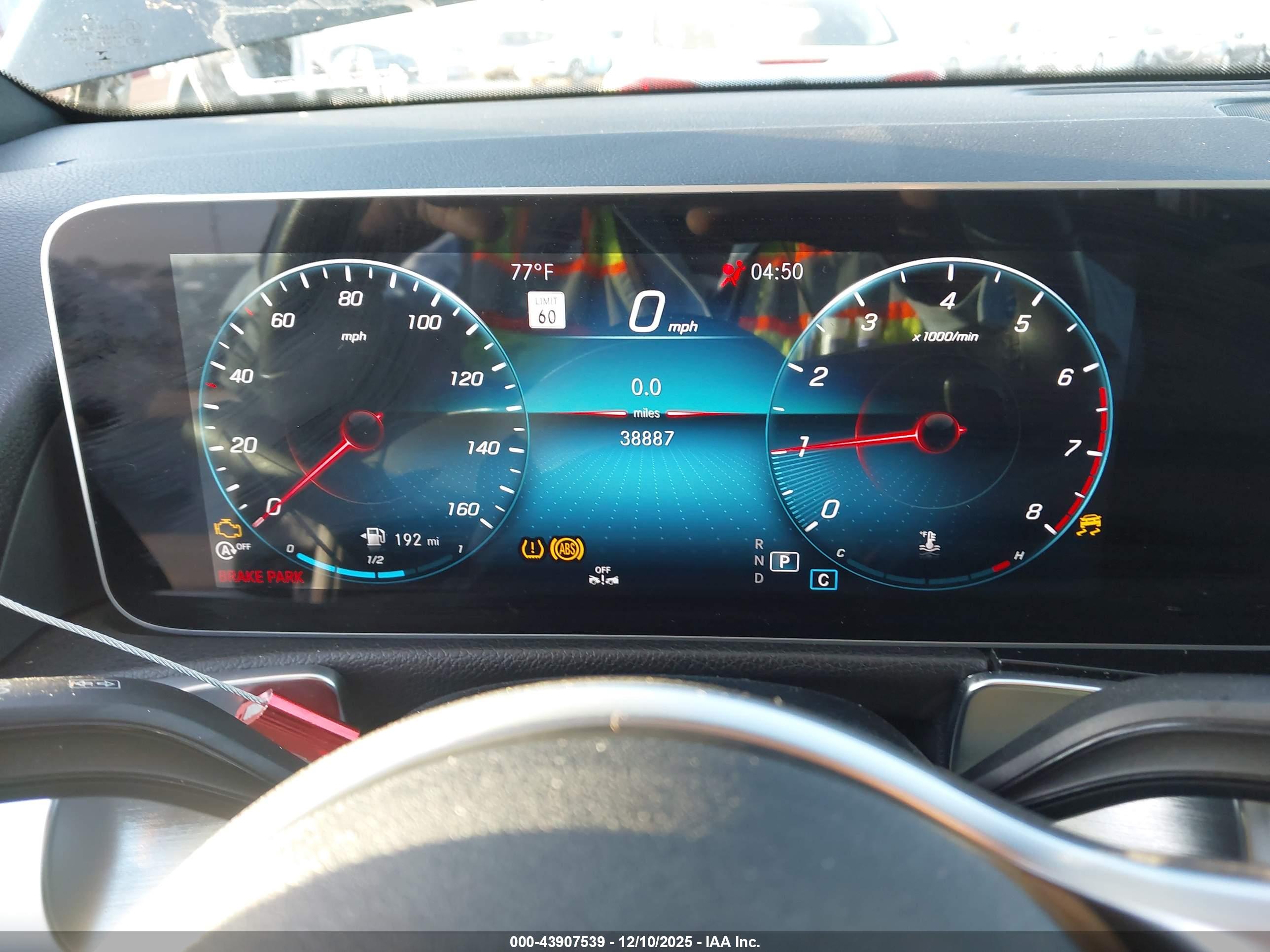 MERCEDES-BENZ GLB image 7