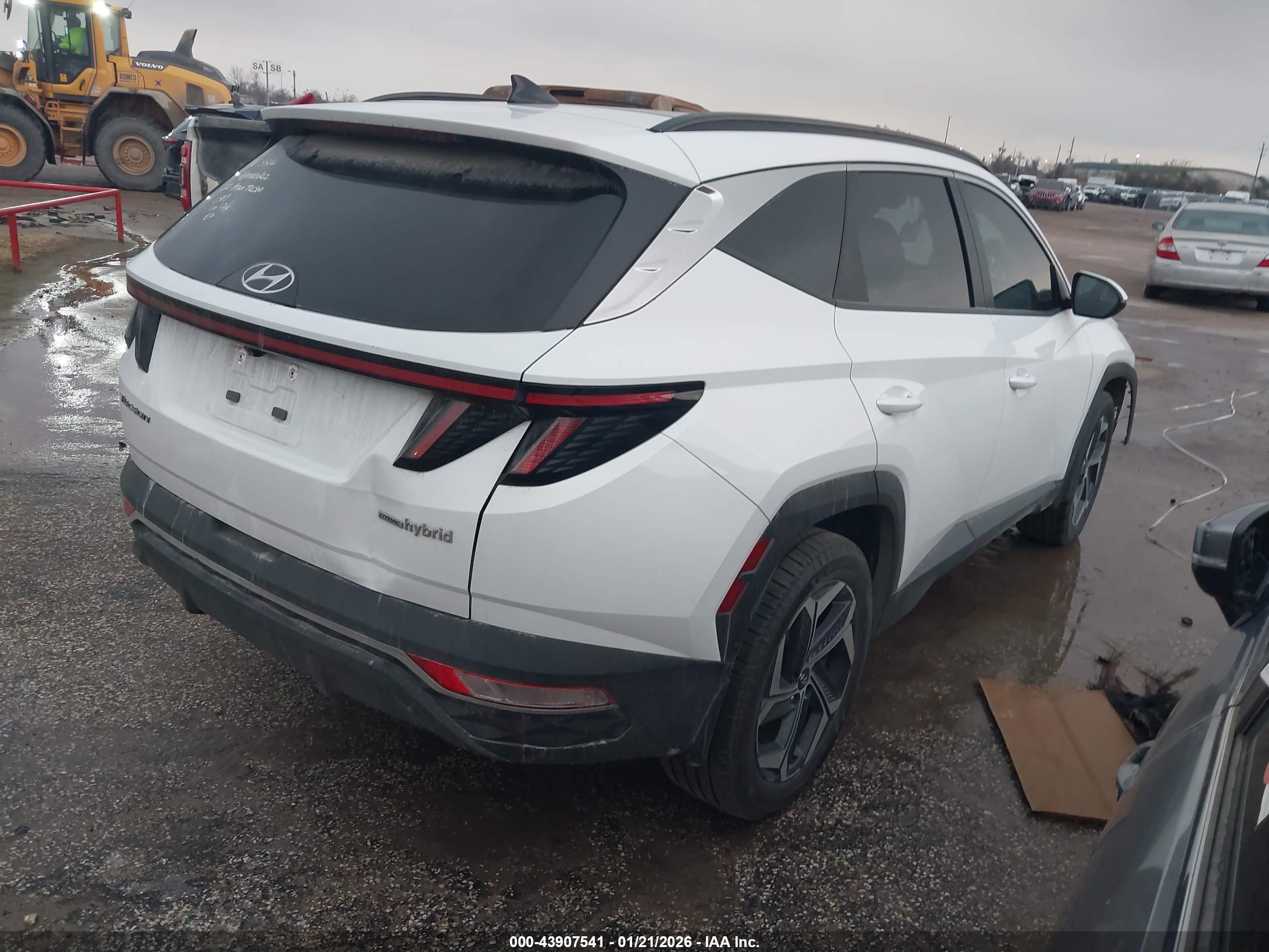 HYUNDAI TUCSON image 4