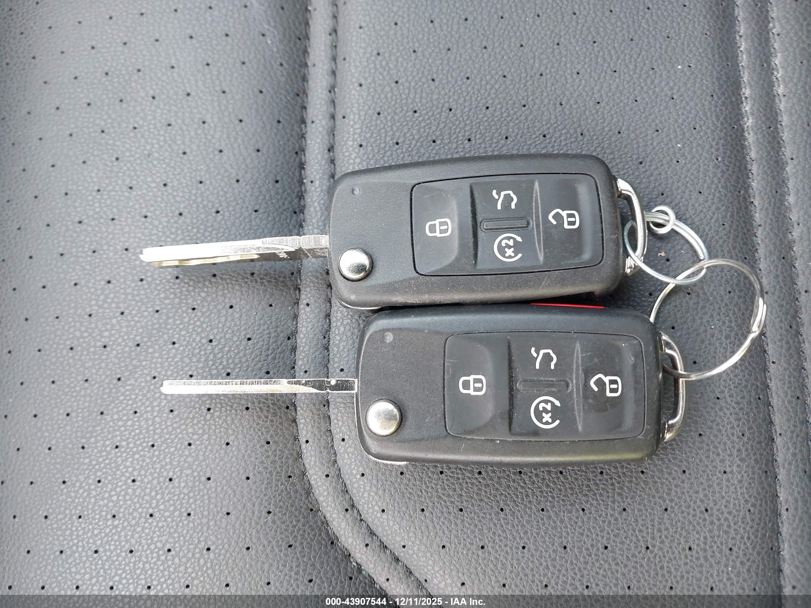 VOLKSWAGEN PASSAT image 11