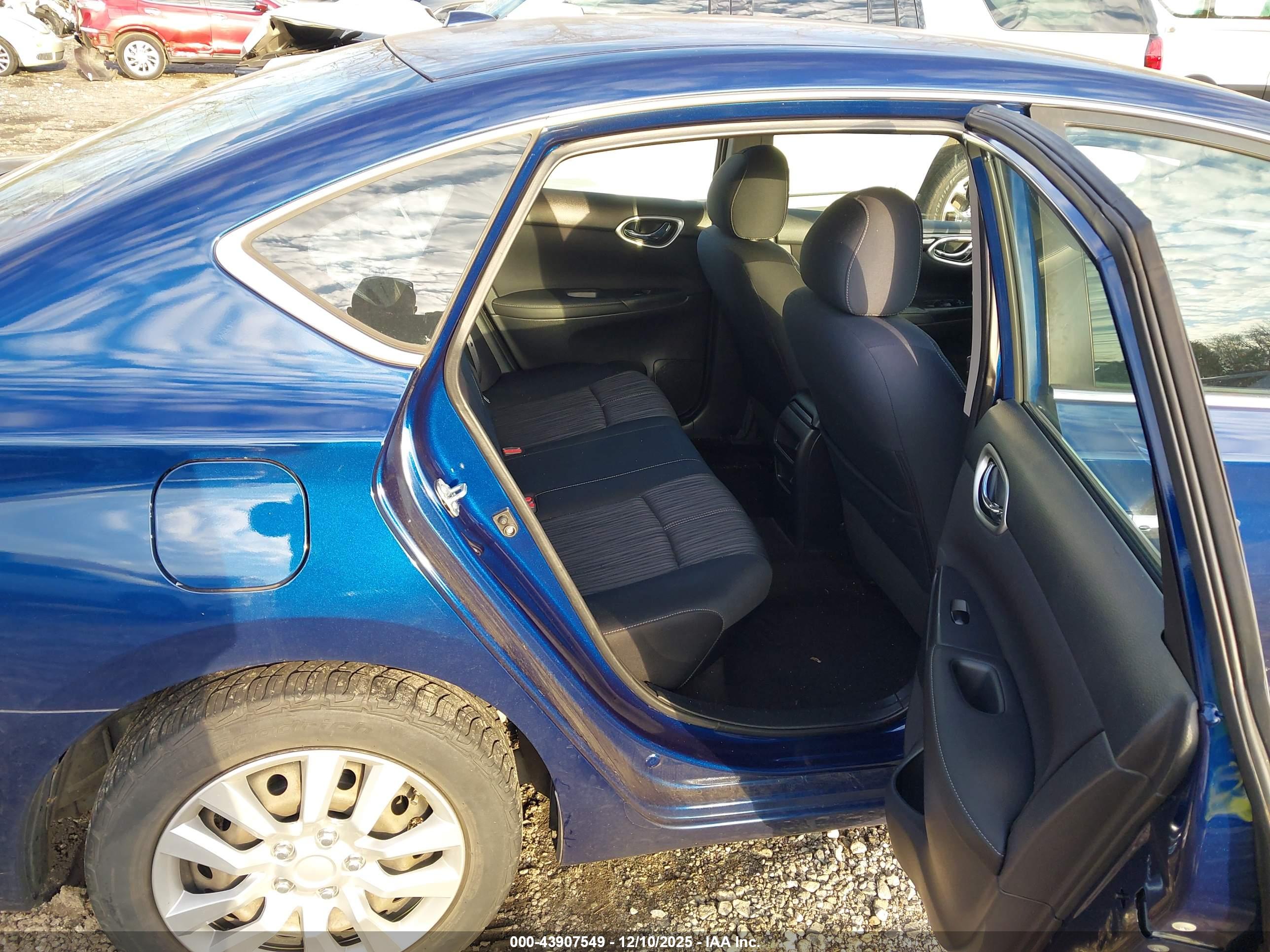 NISSAN SENTRA image 8