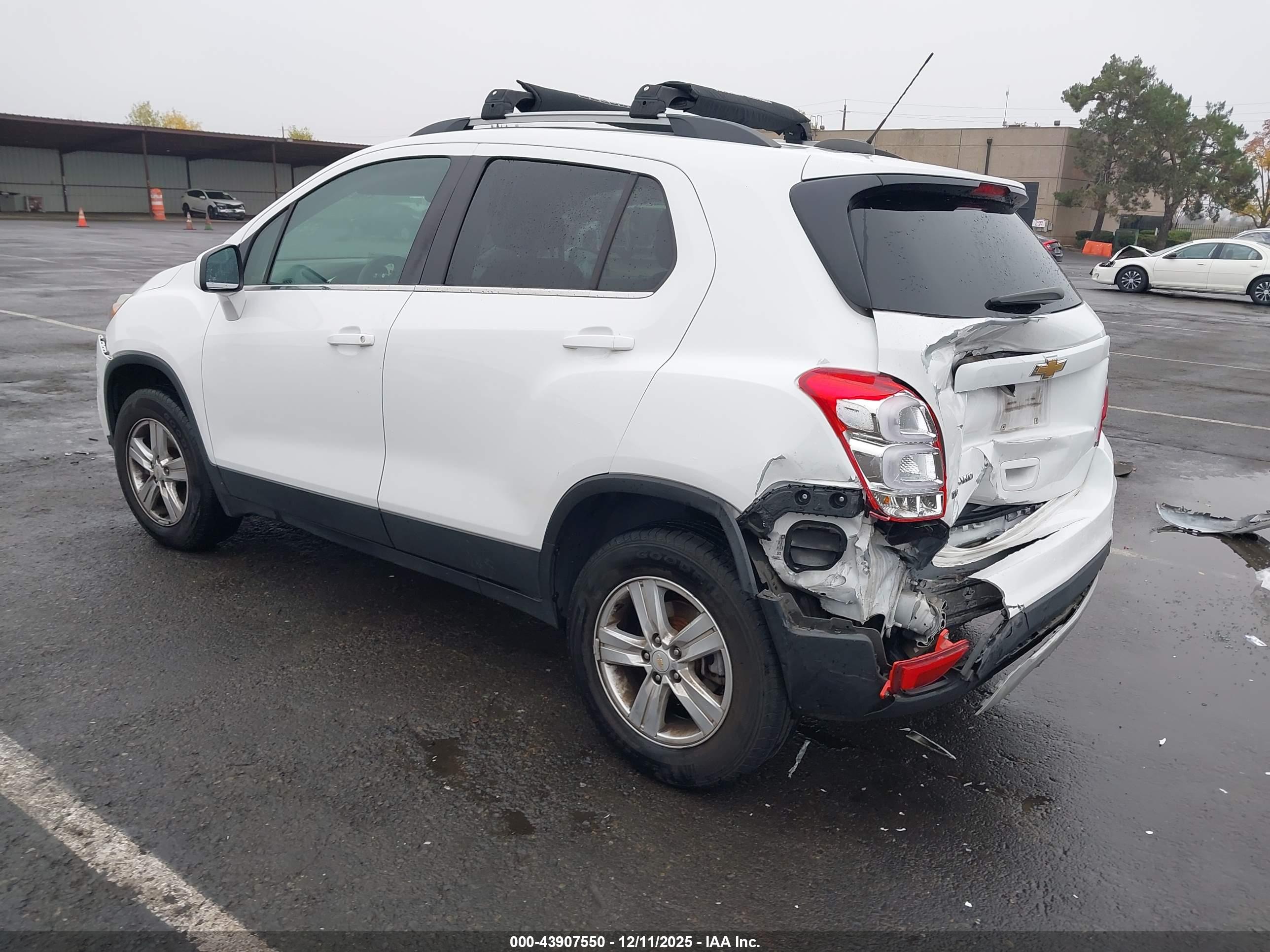 CHEVROLET TRAX image 3