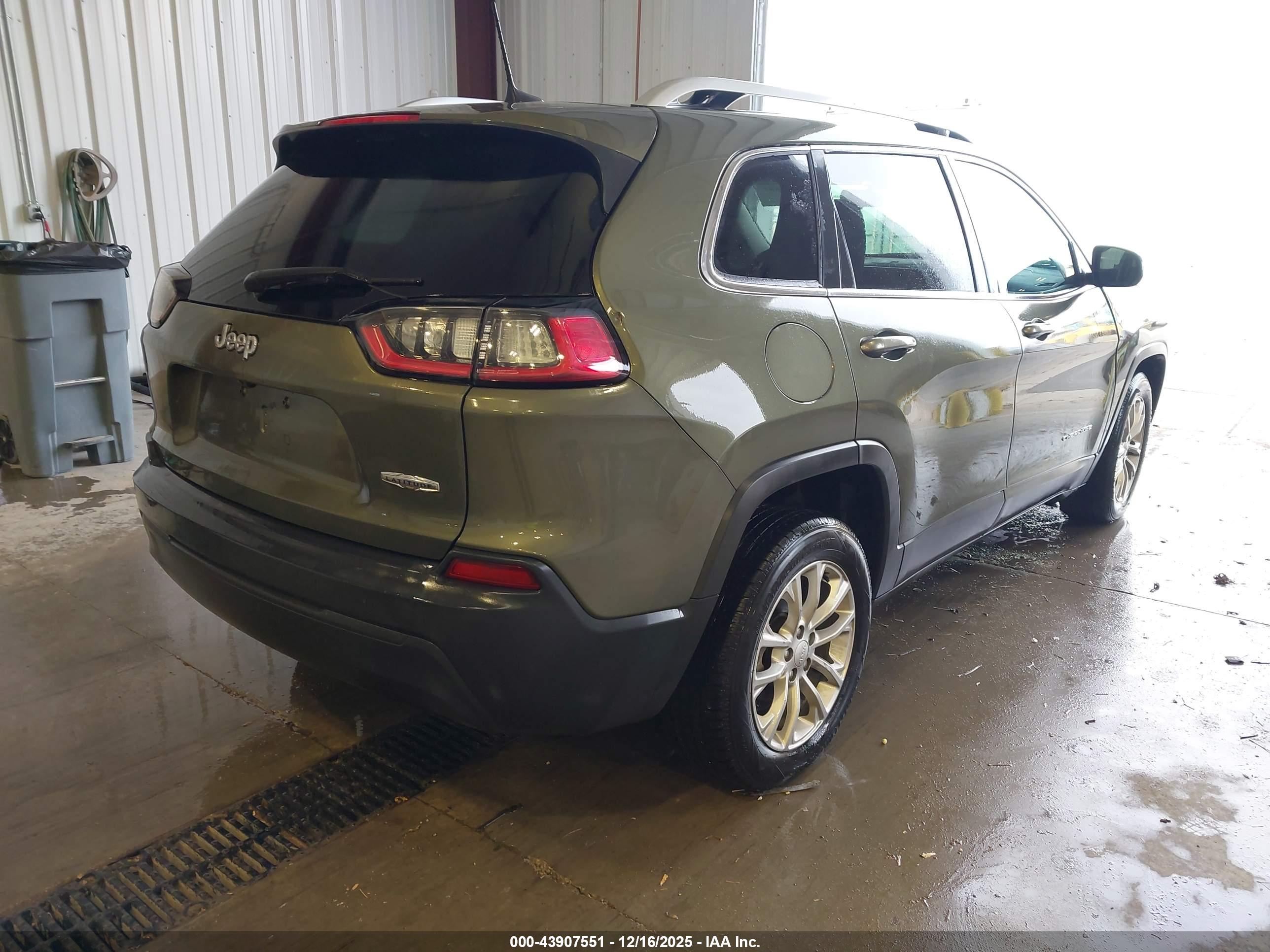 JEEP CHEROKEE image 4