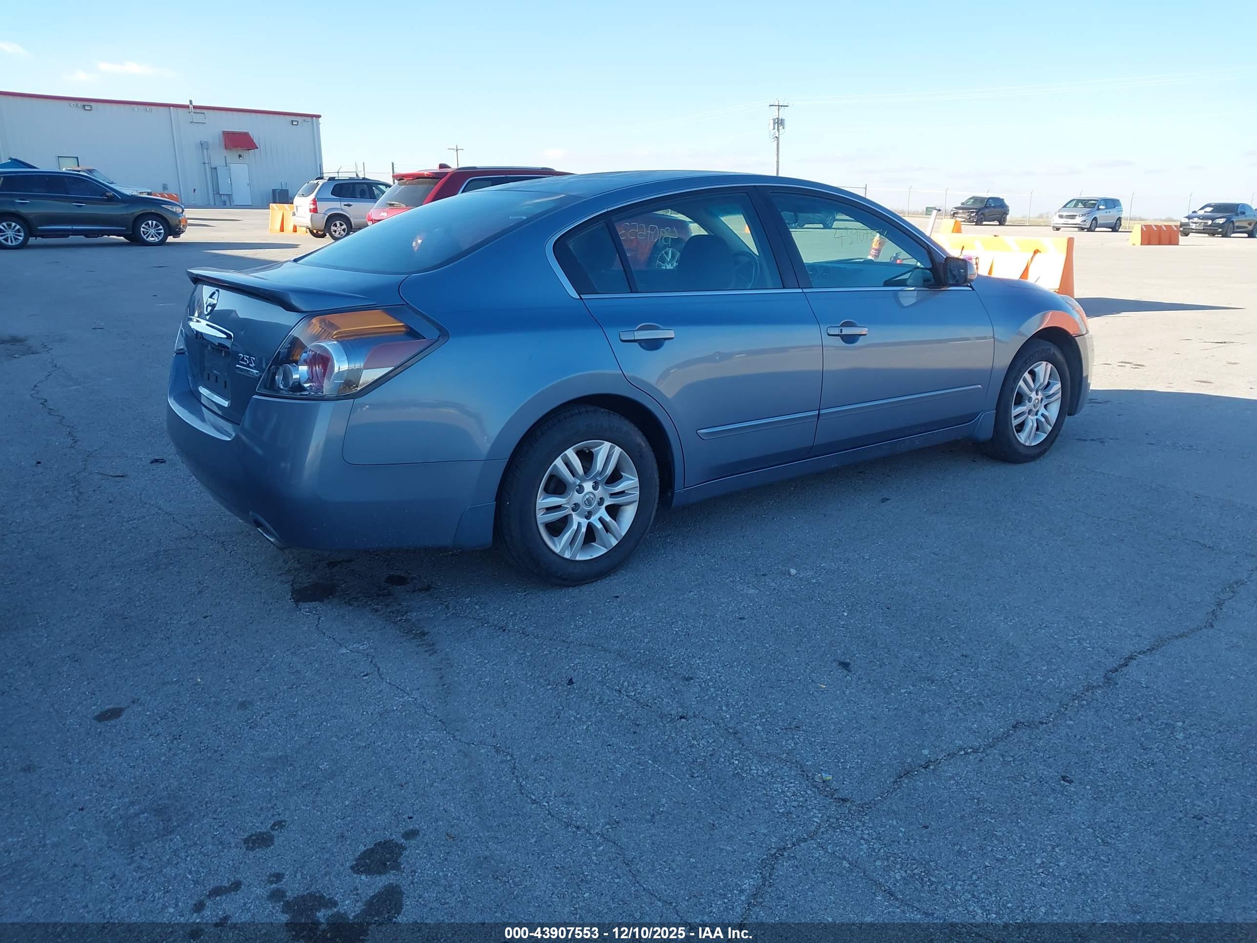 NISSAN ALTIMA image 4