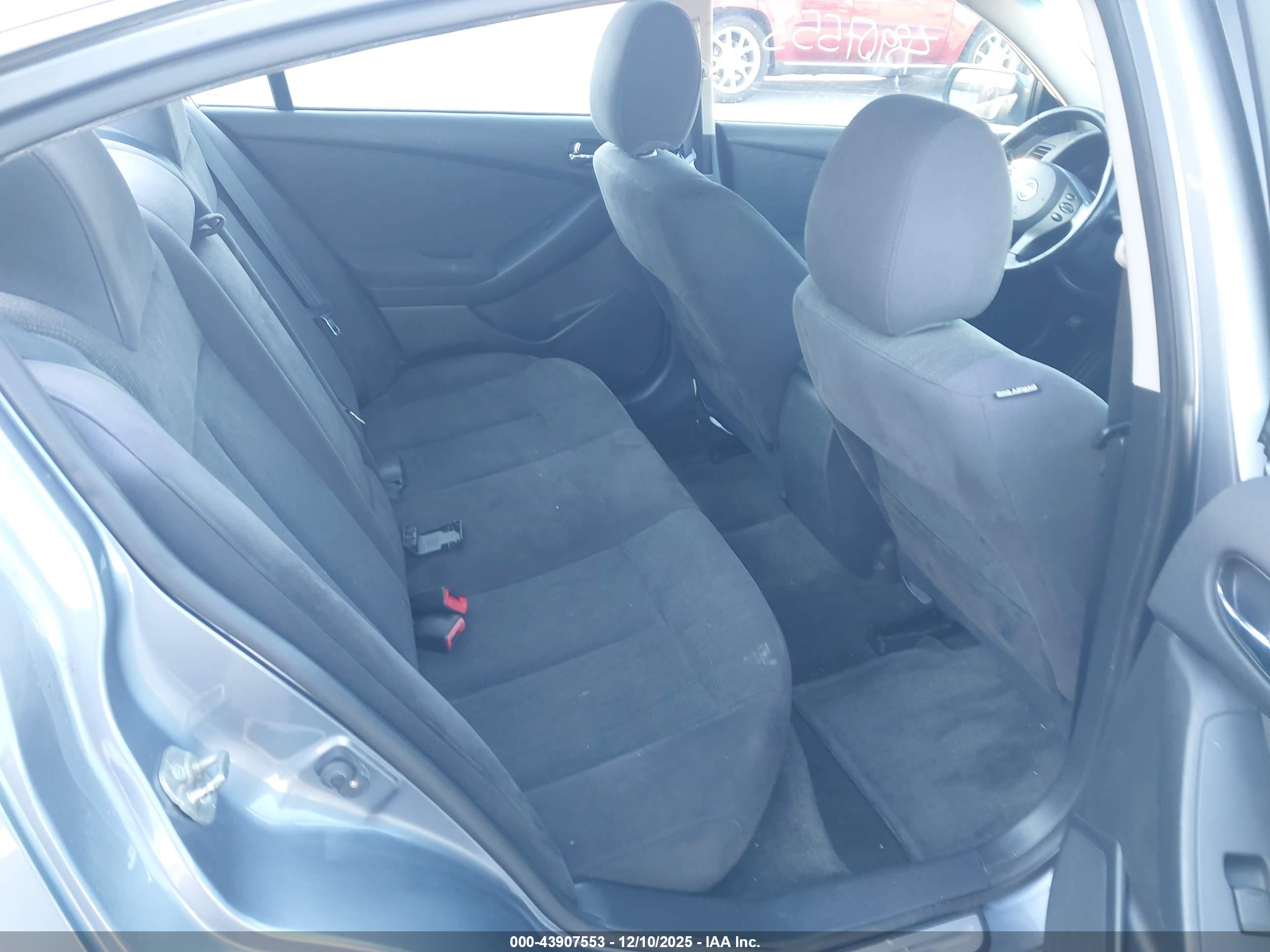 NISSAN ALTIMA image 8