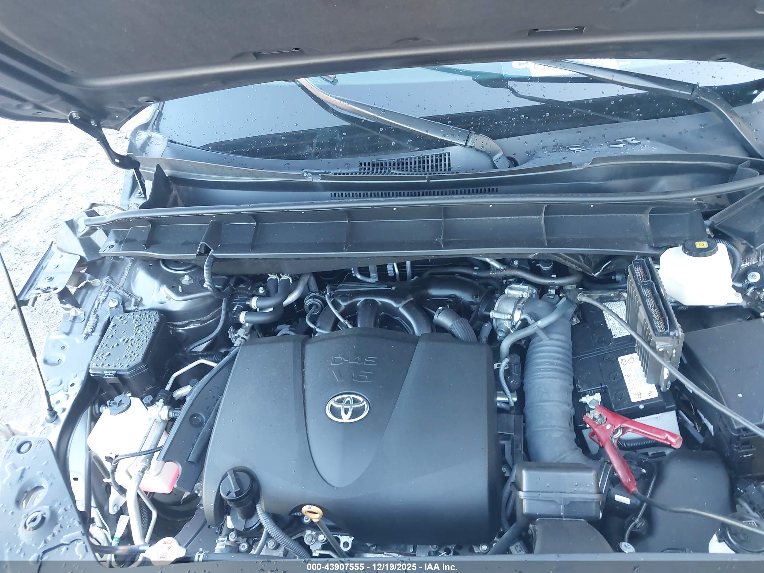 TOYOTA HIGHLANDER image 10