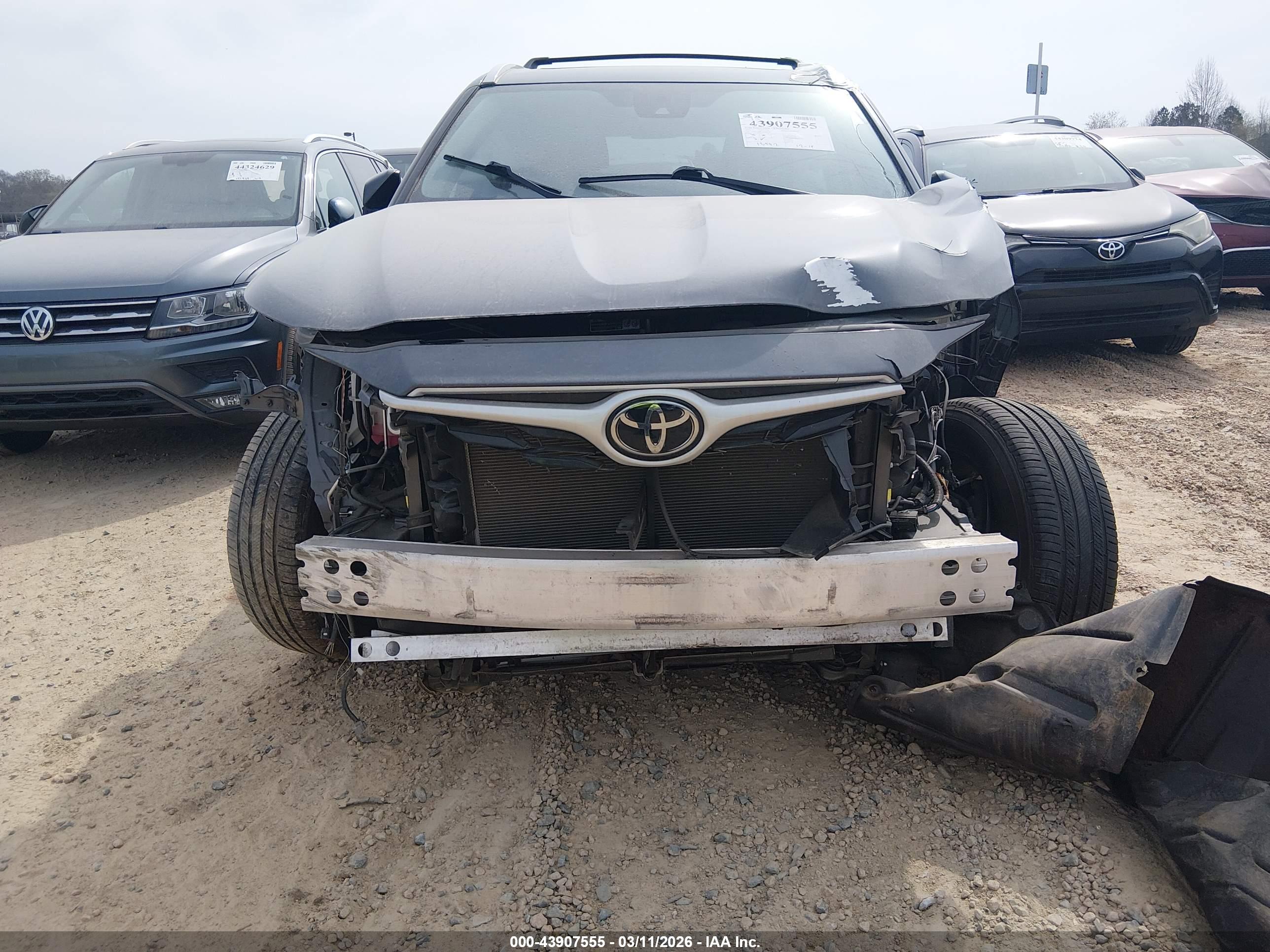TOYOTA HIGHLANDER image 6