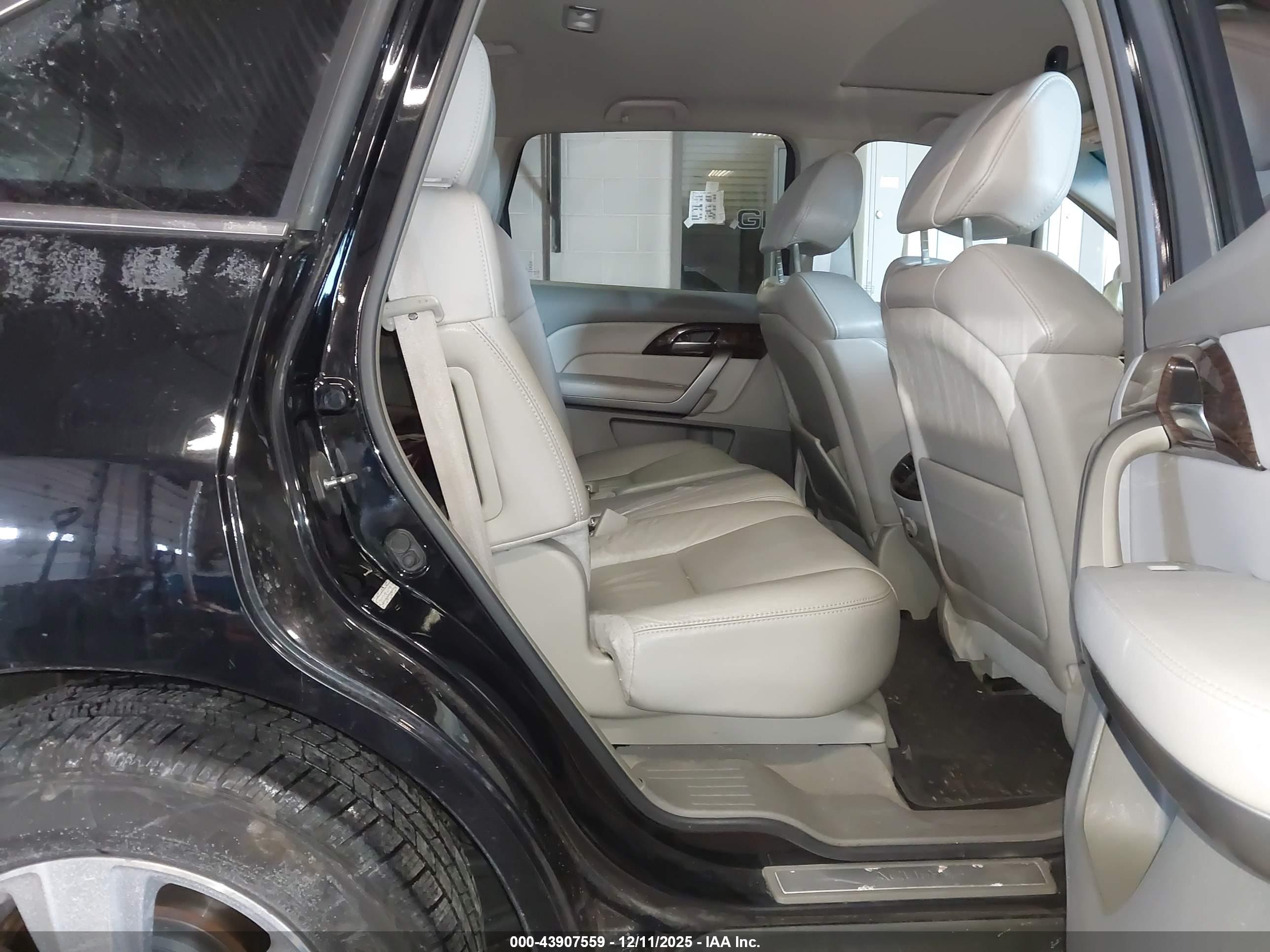 ACURA MDX image 8