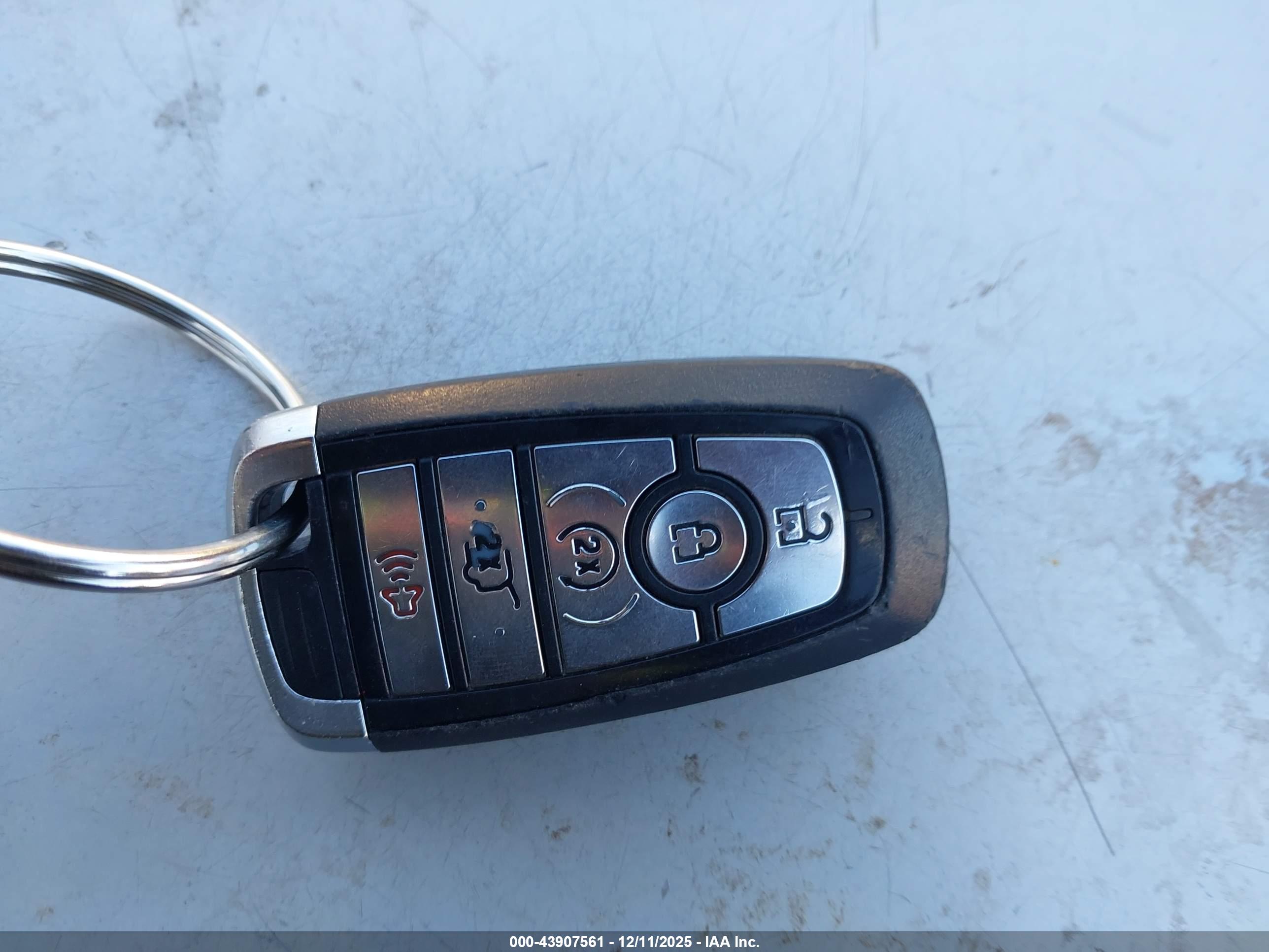 FORD EXPEDITION image 11