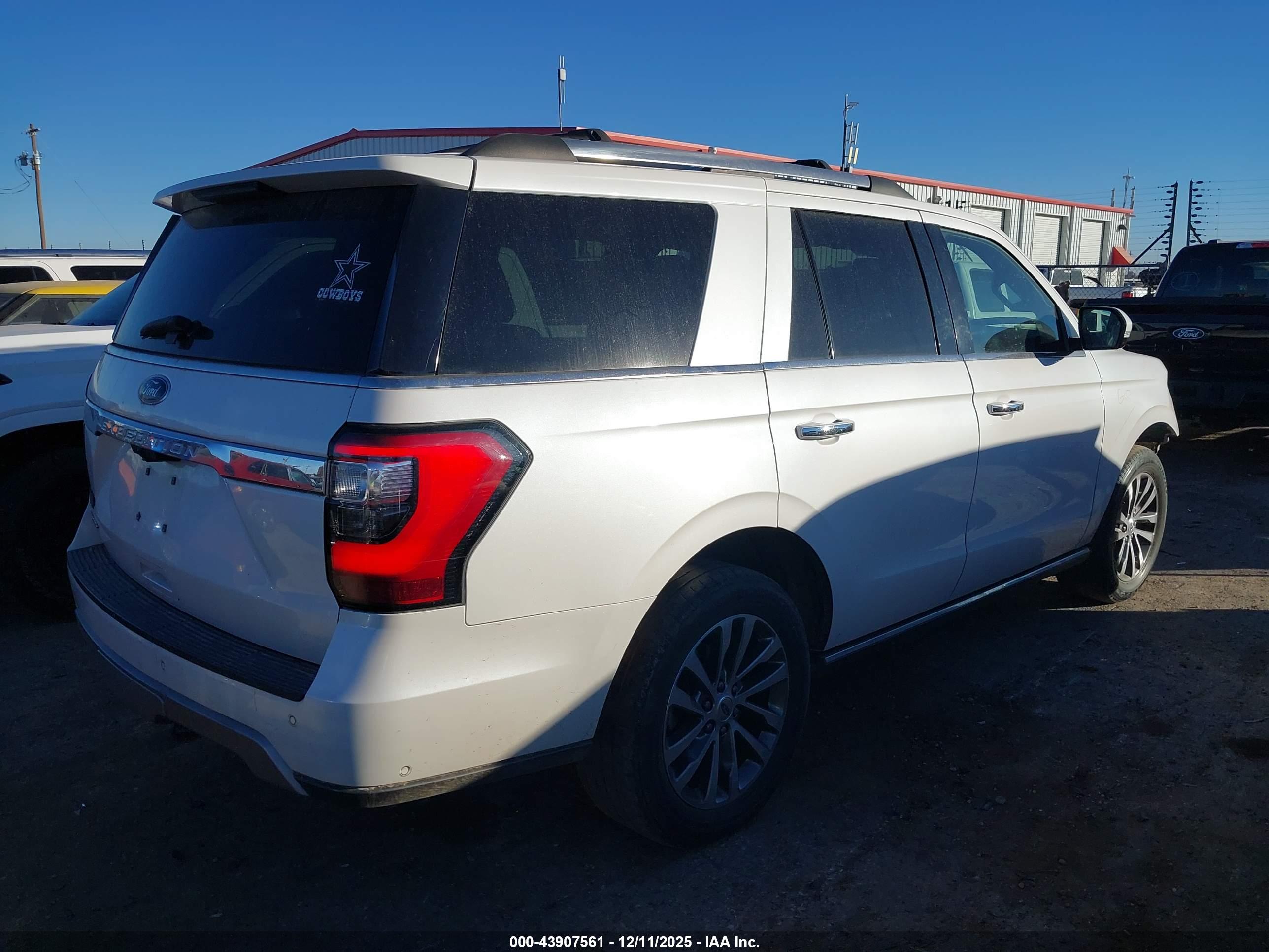 FORD EXPEDITION image 4