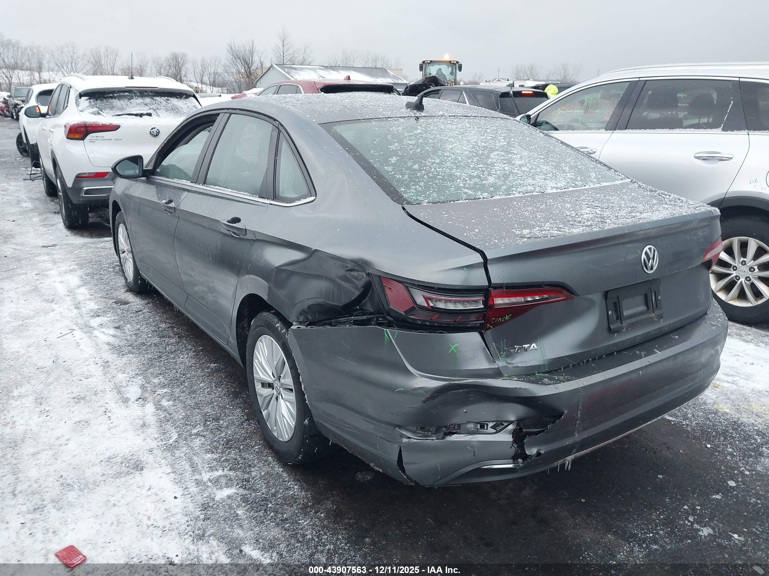 VOLKSWAGEN JETTA image 3