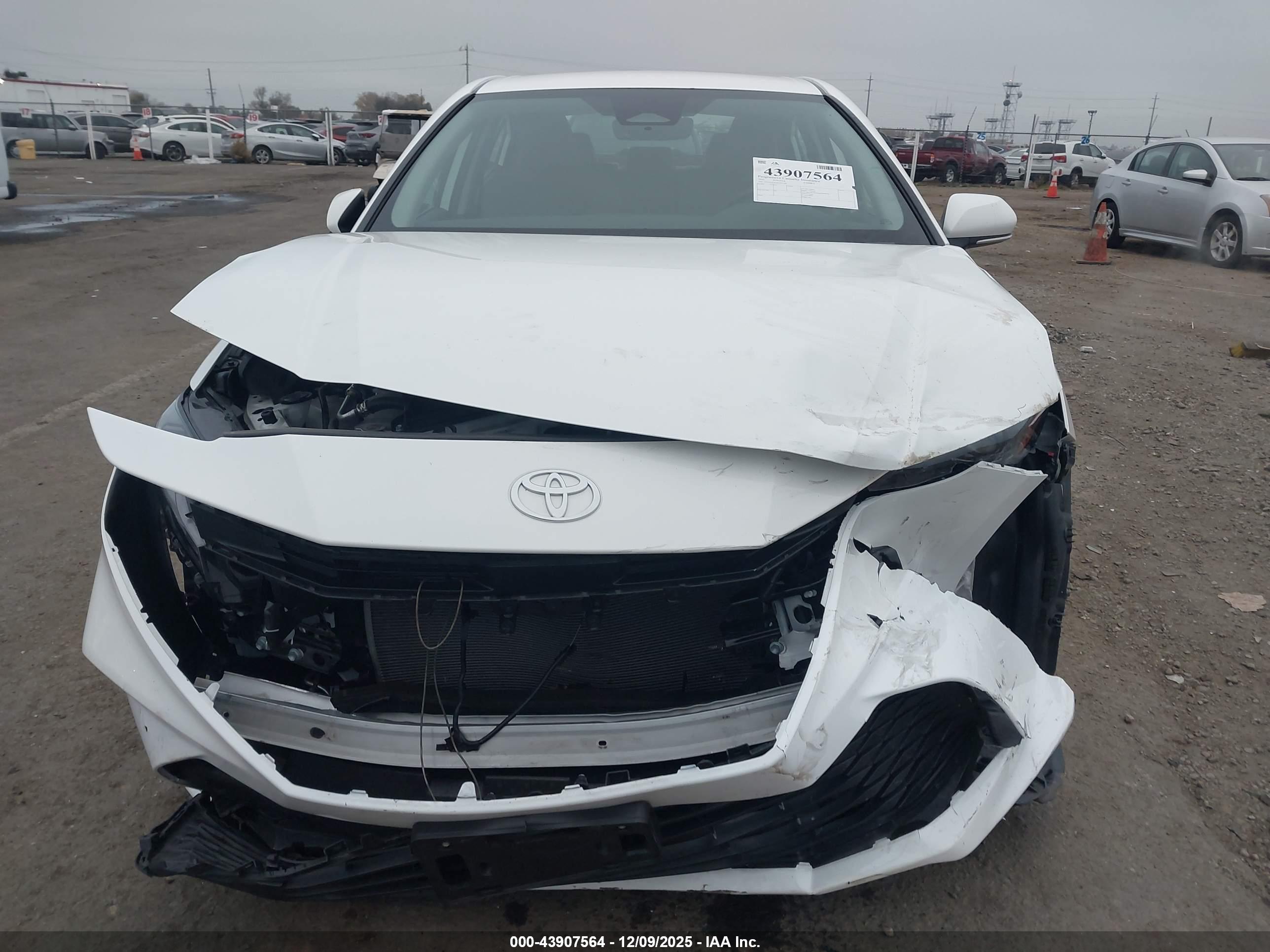 TOYOTA CAMRY image 6