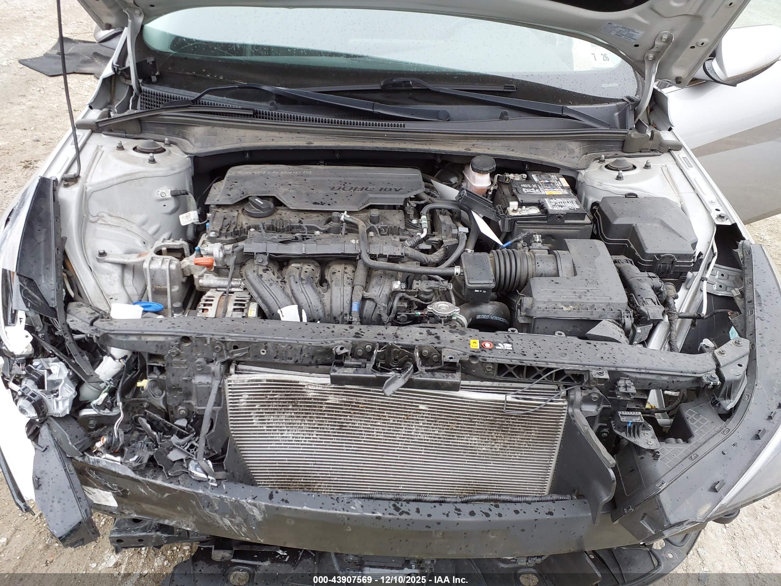 HYUNDAI ELANTRA image 10