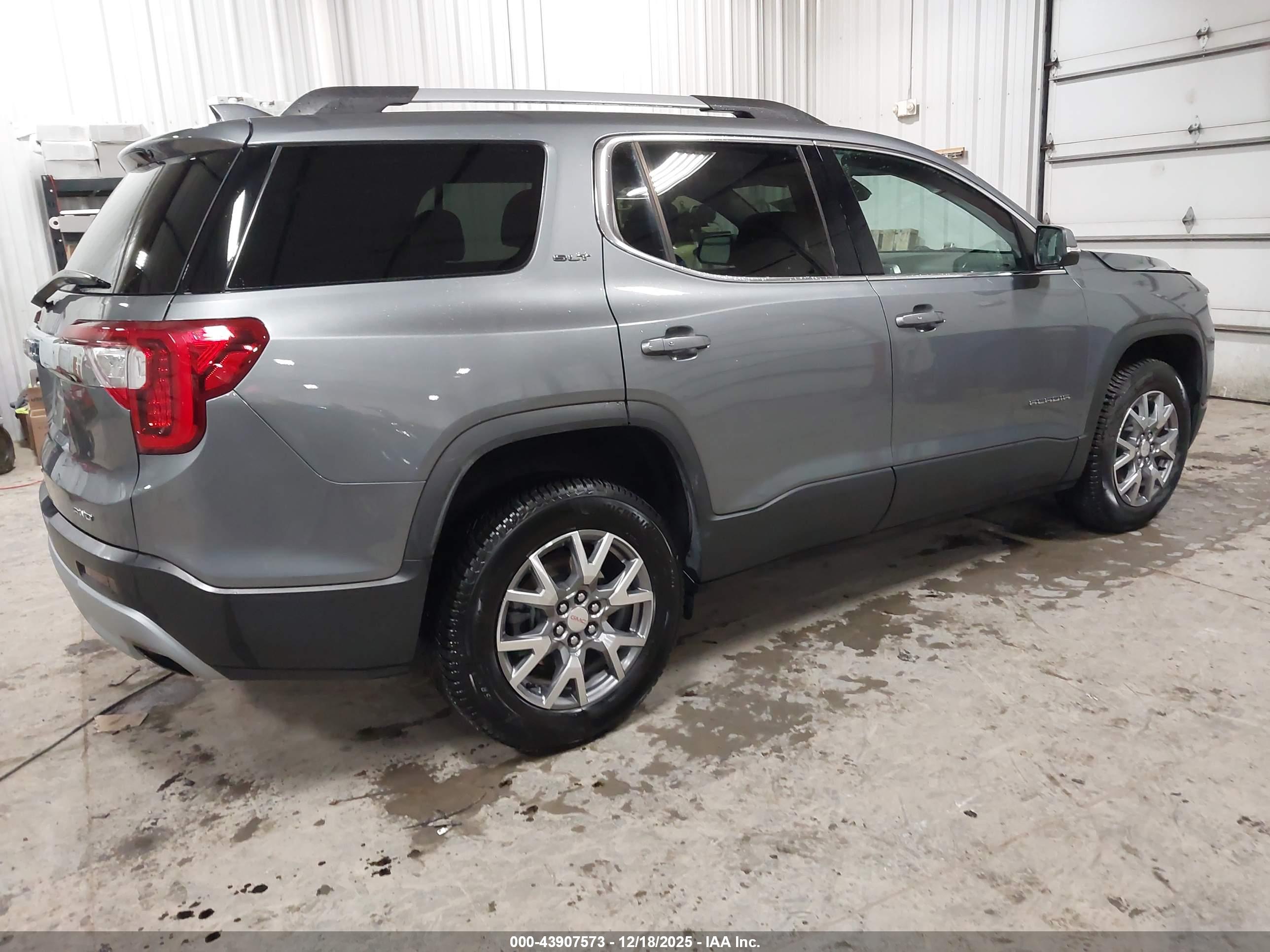 GMC ACADIA image 4