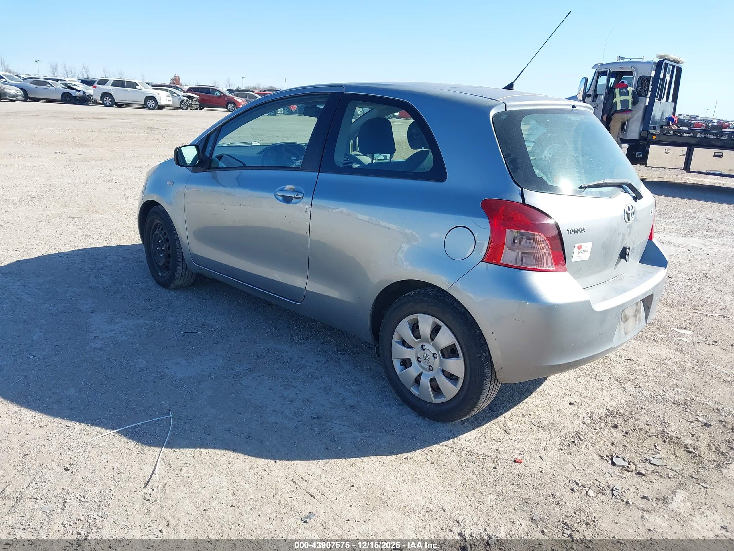 TOYOTA YARIS image 3