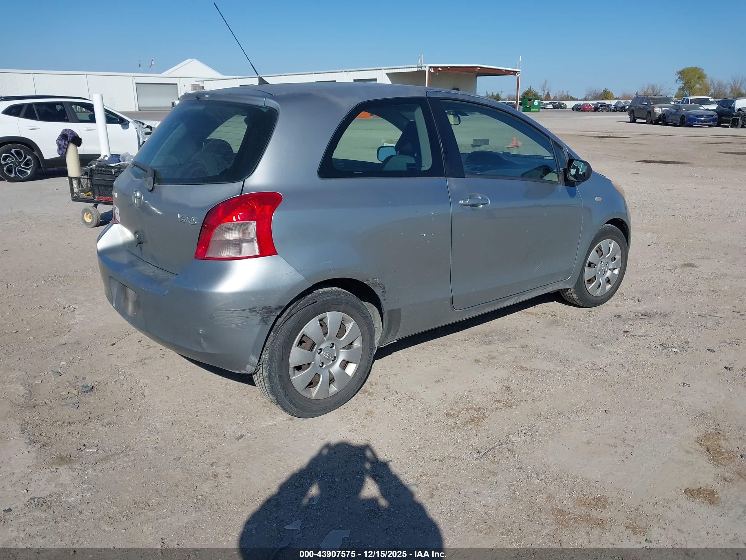 TOYOTA YARIS image 4
