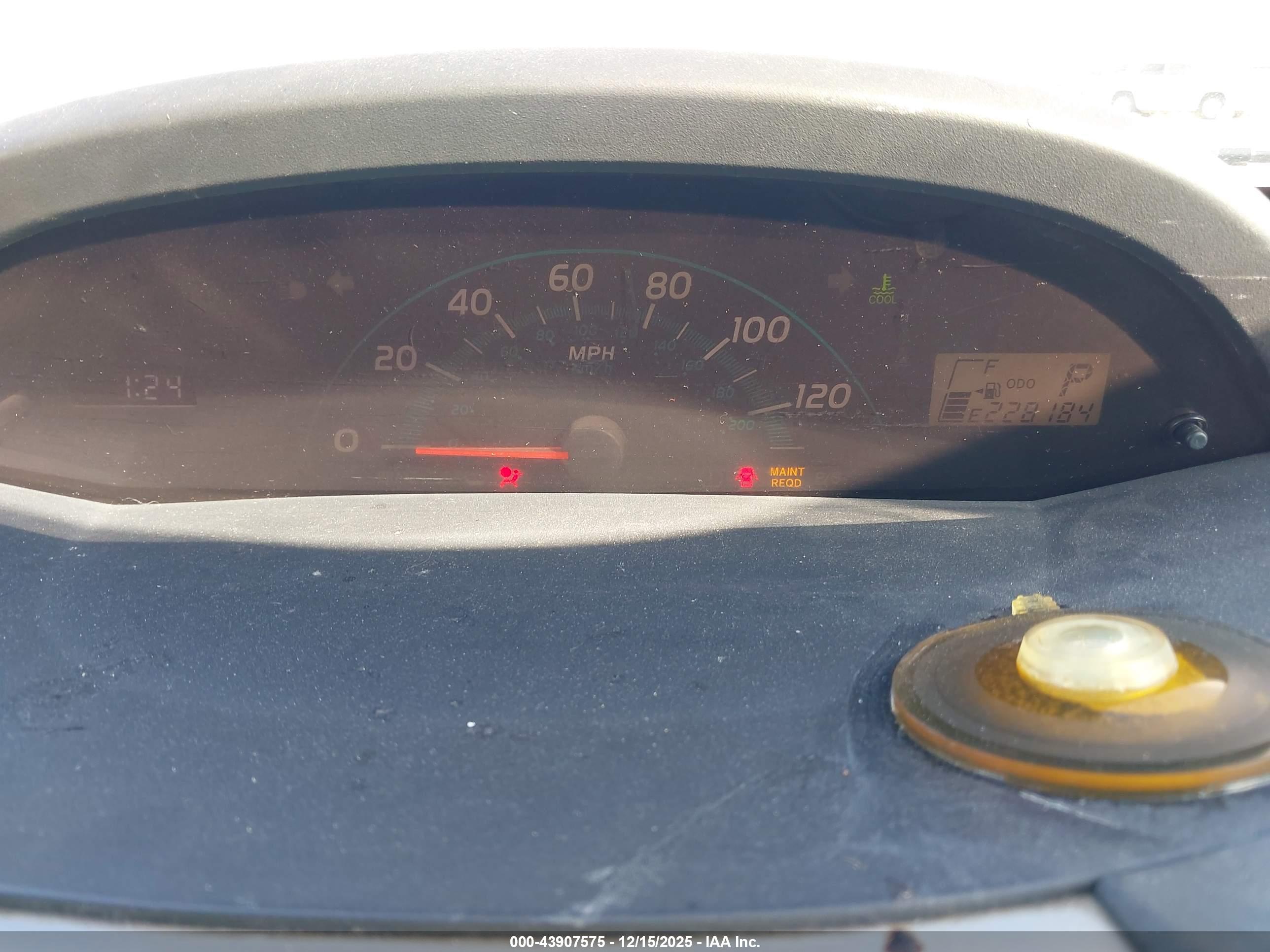 TOYOTA YARIS image 7