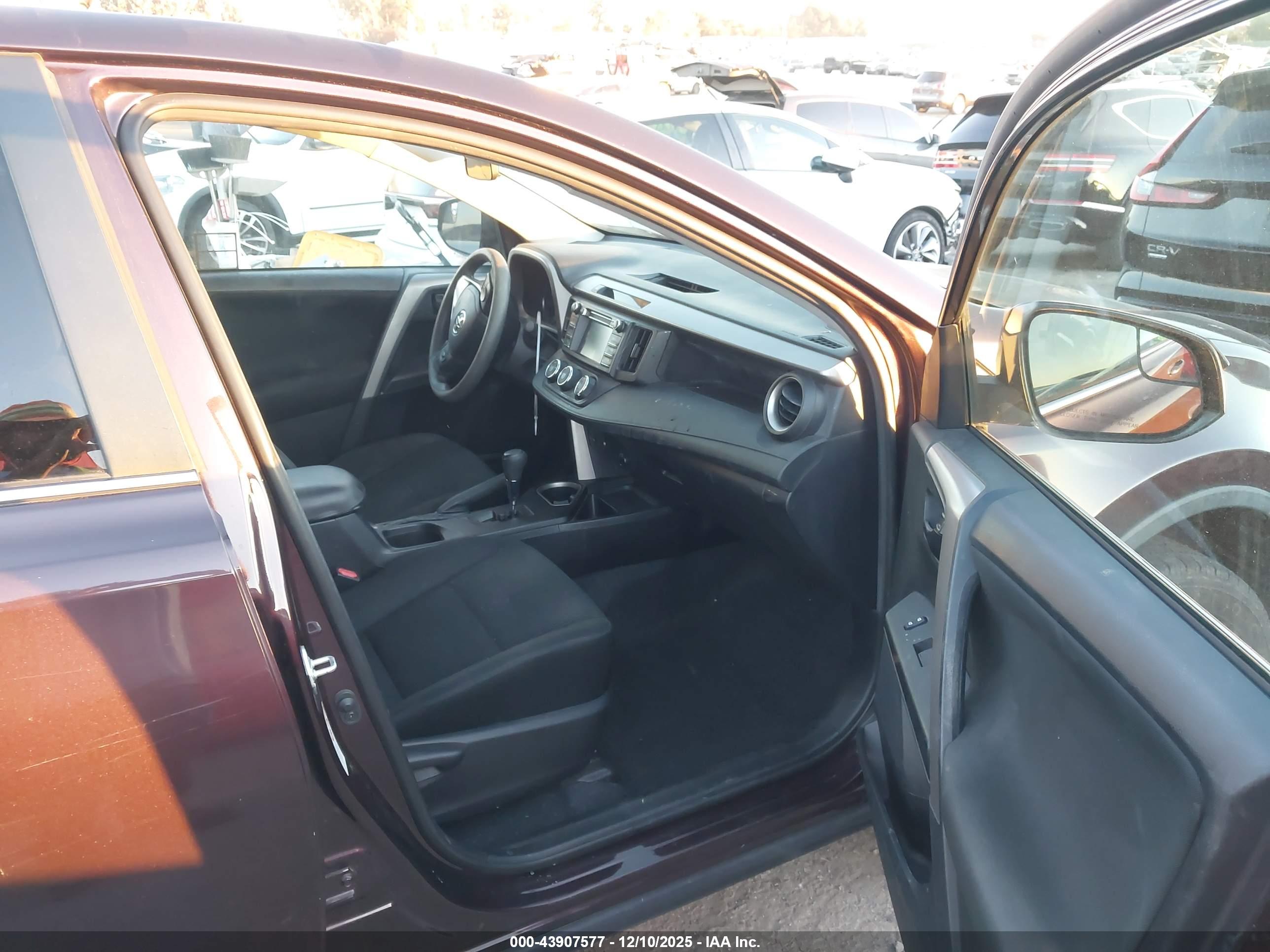 TOYOTA RAV4 image 5