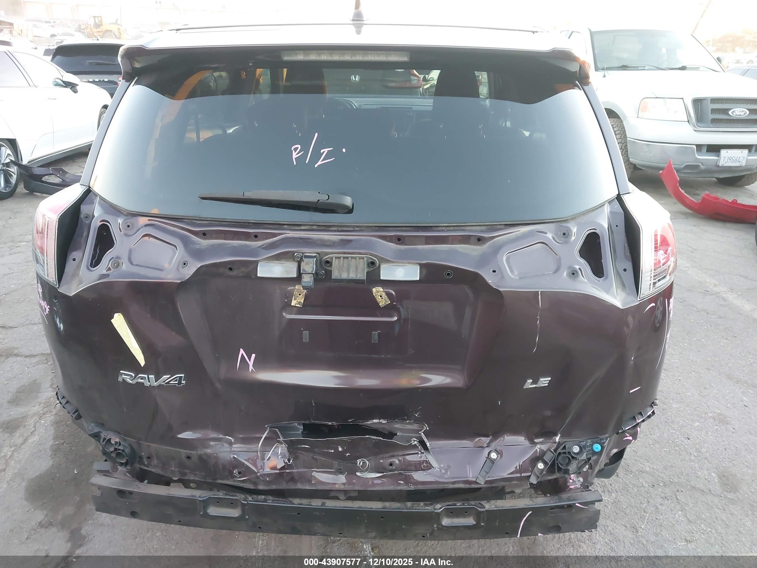 TOYOTA RAV4 image 6