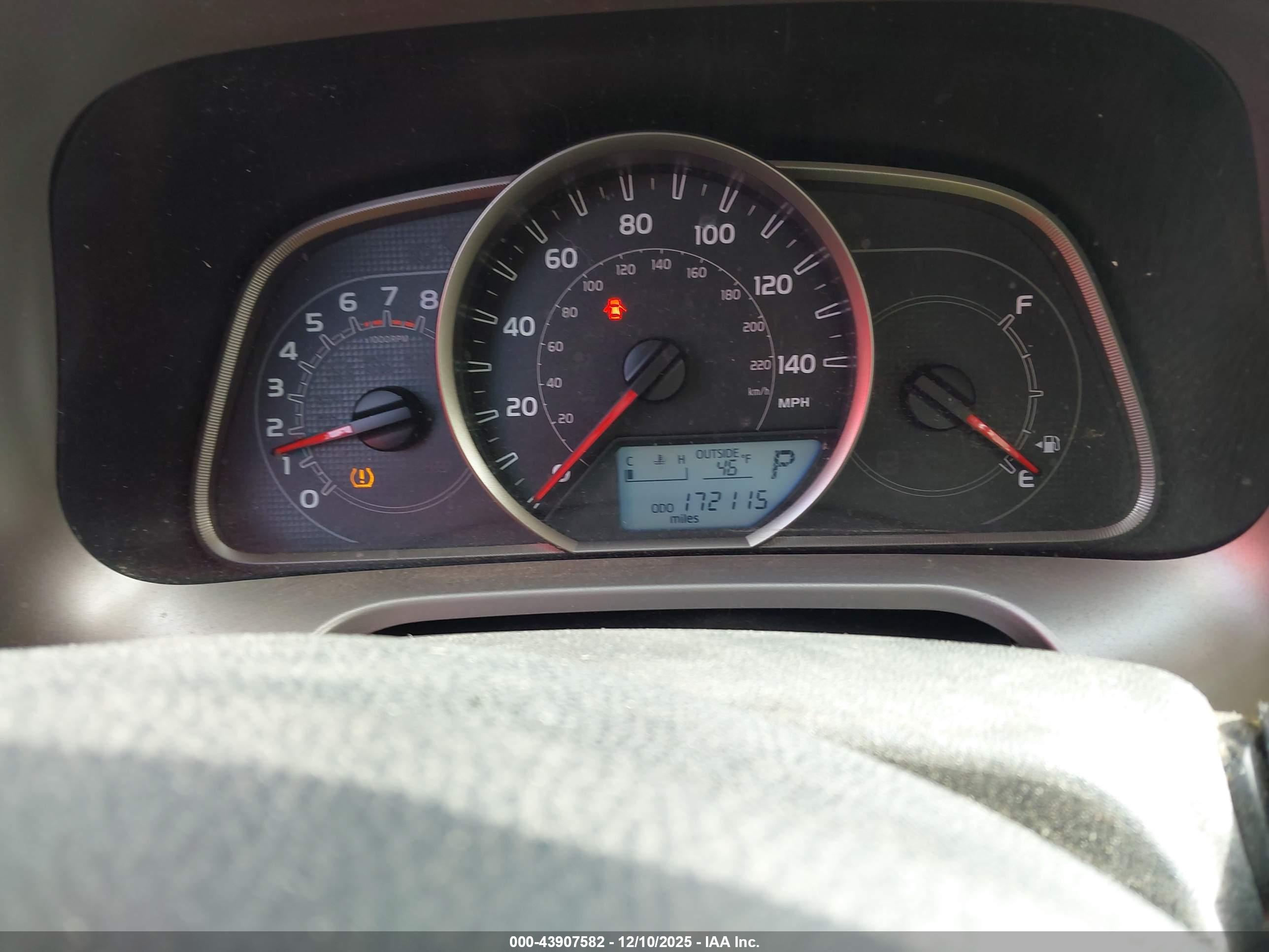 TOYOTA RAV4 image 7