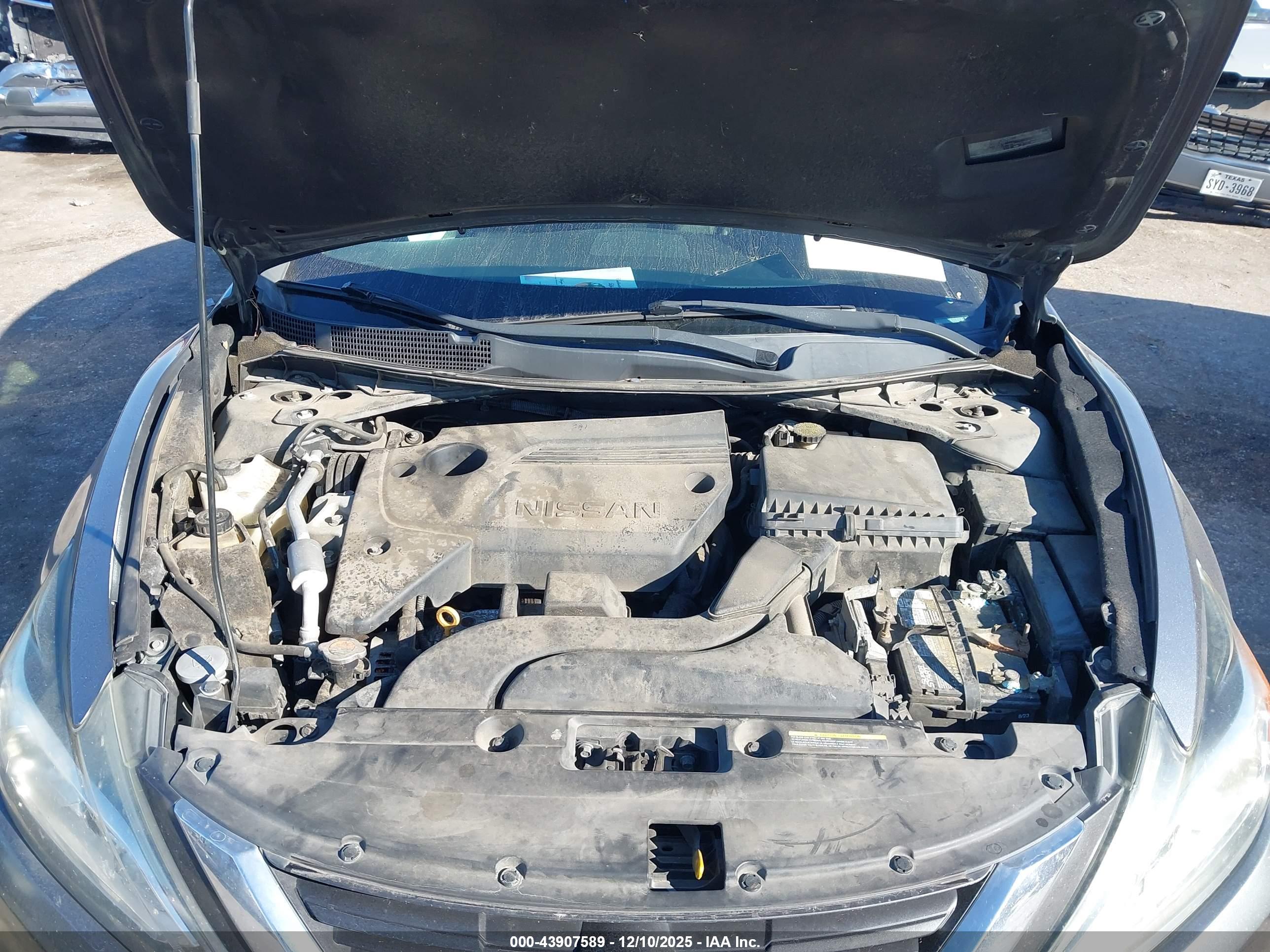 NISSAN ALTIMA image 10