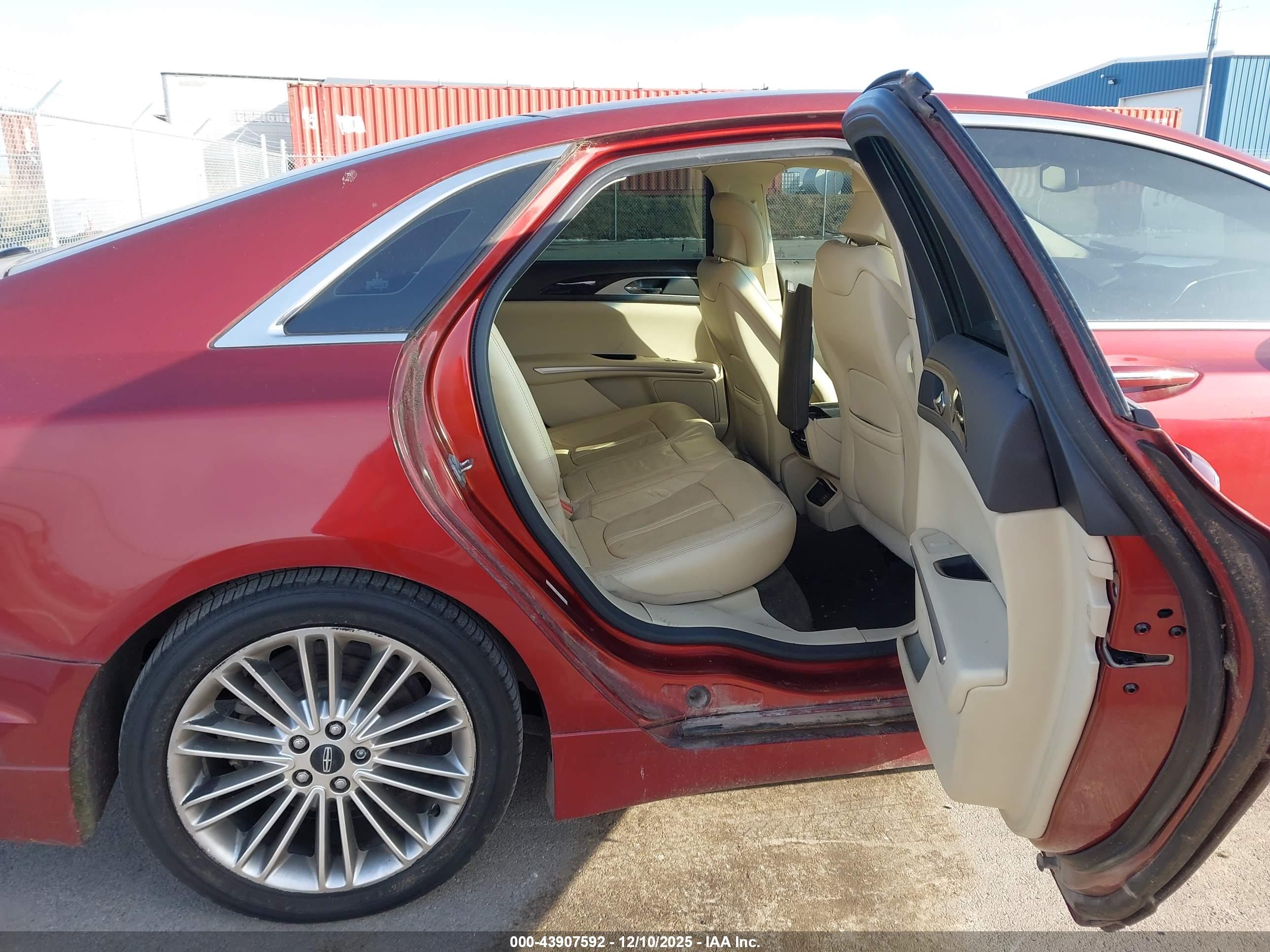 LINCOLN MKZ image 8