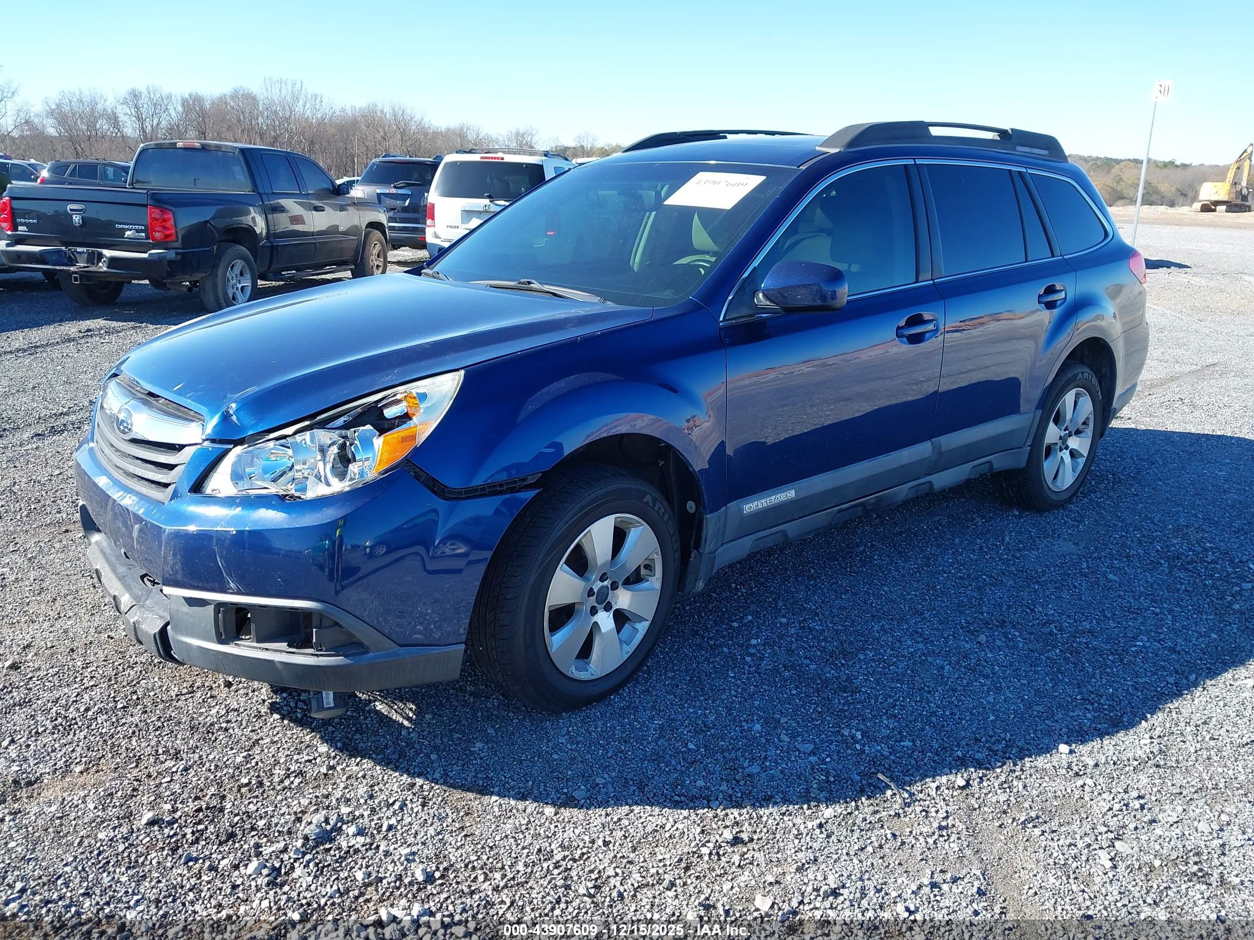SUBARU OUTBACK image 2