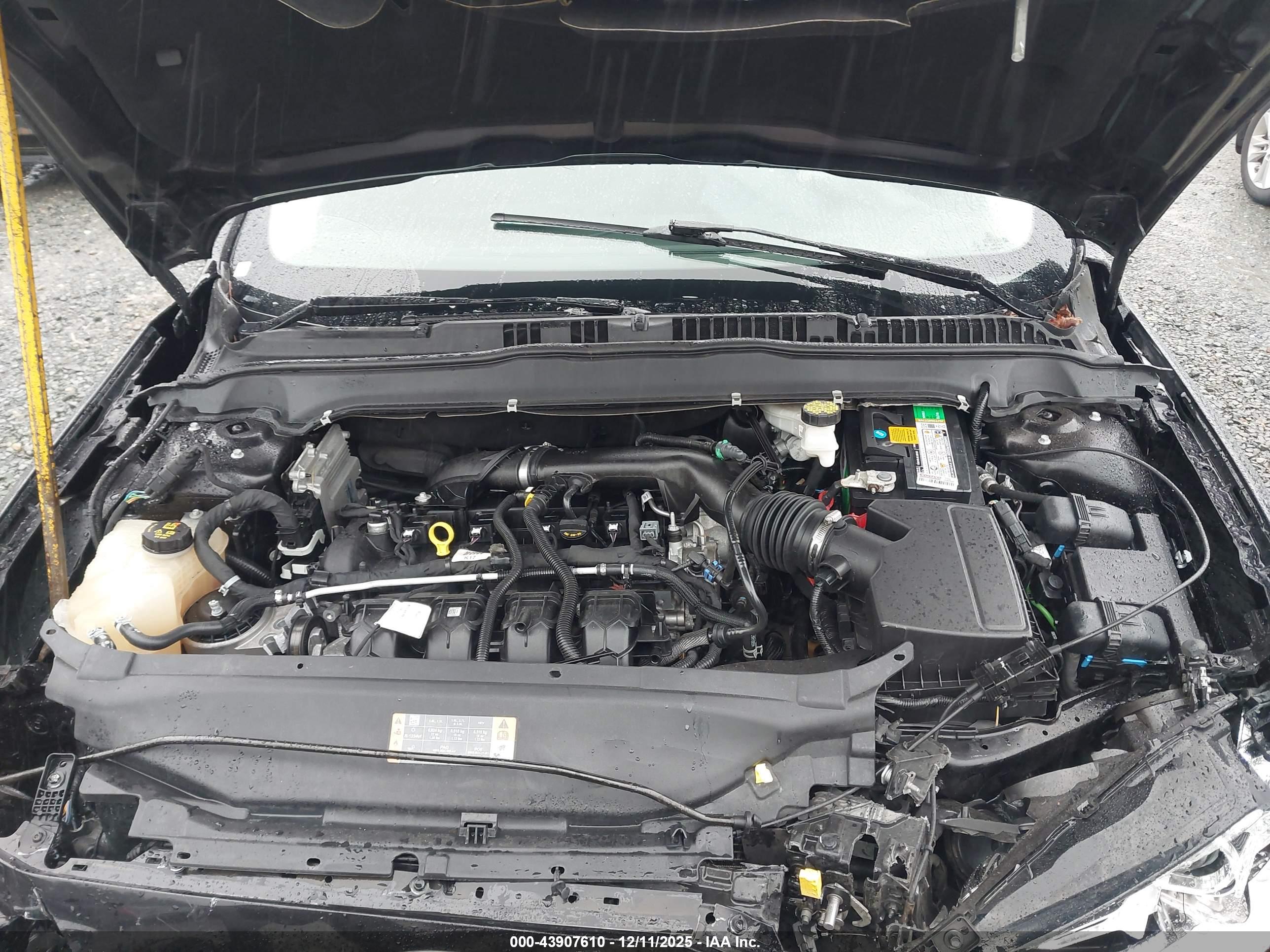 FORD FUSION image 10