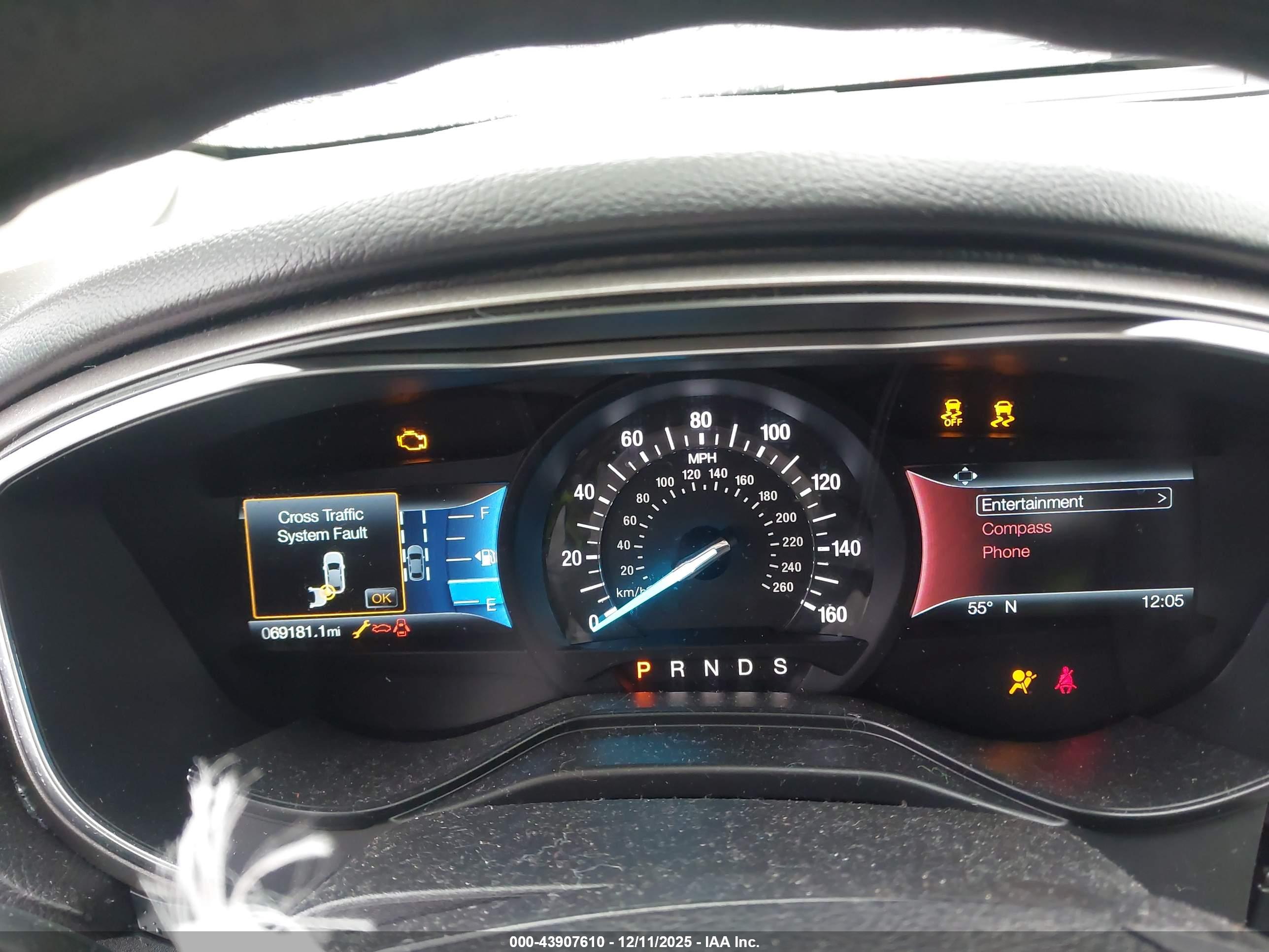 FORD FUSION image 7