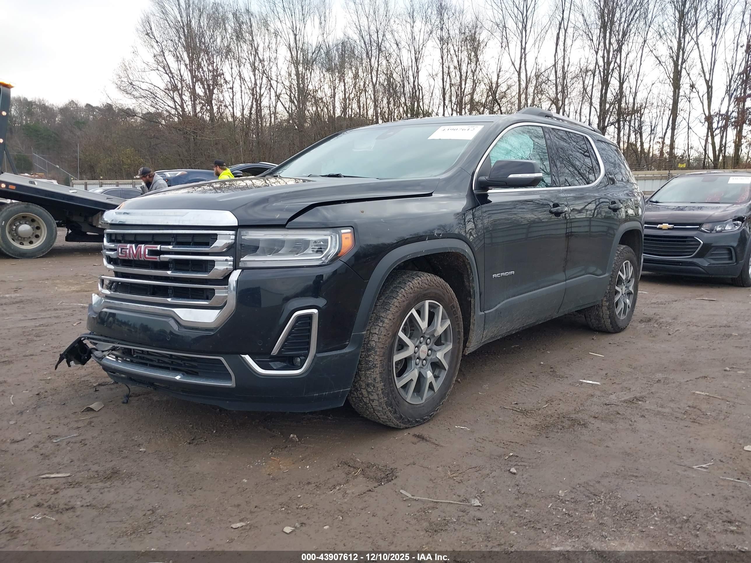 GMC ACADIA image 2