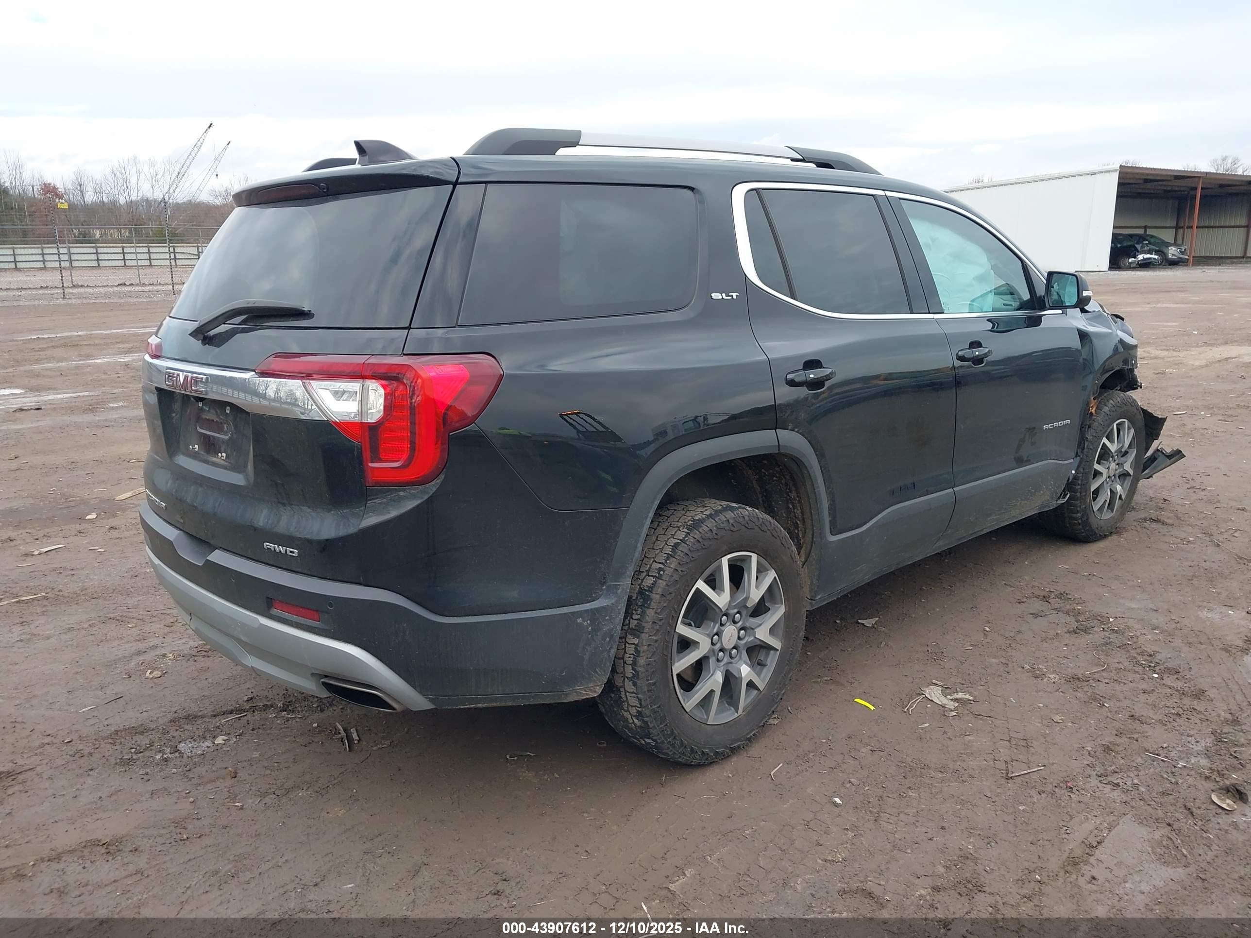 GMC ACADIA image 4