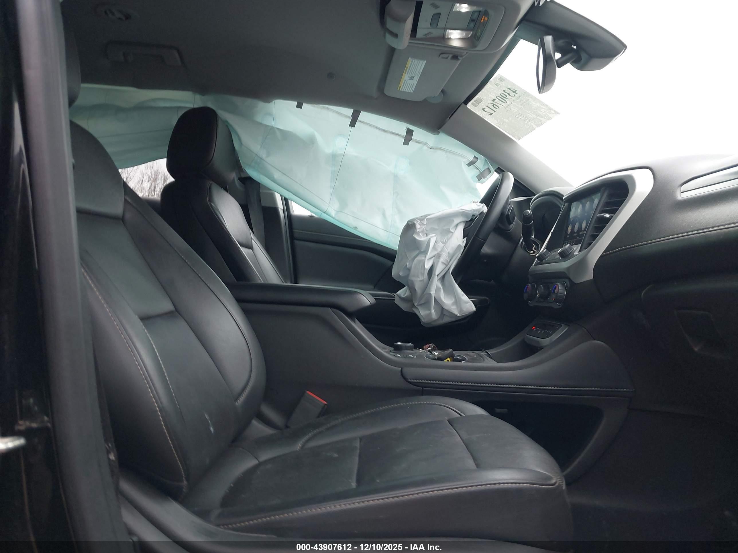 GMC ACADIA image 5
