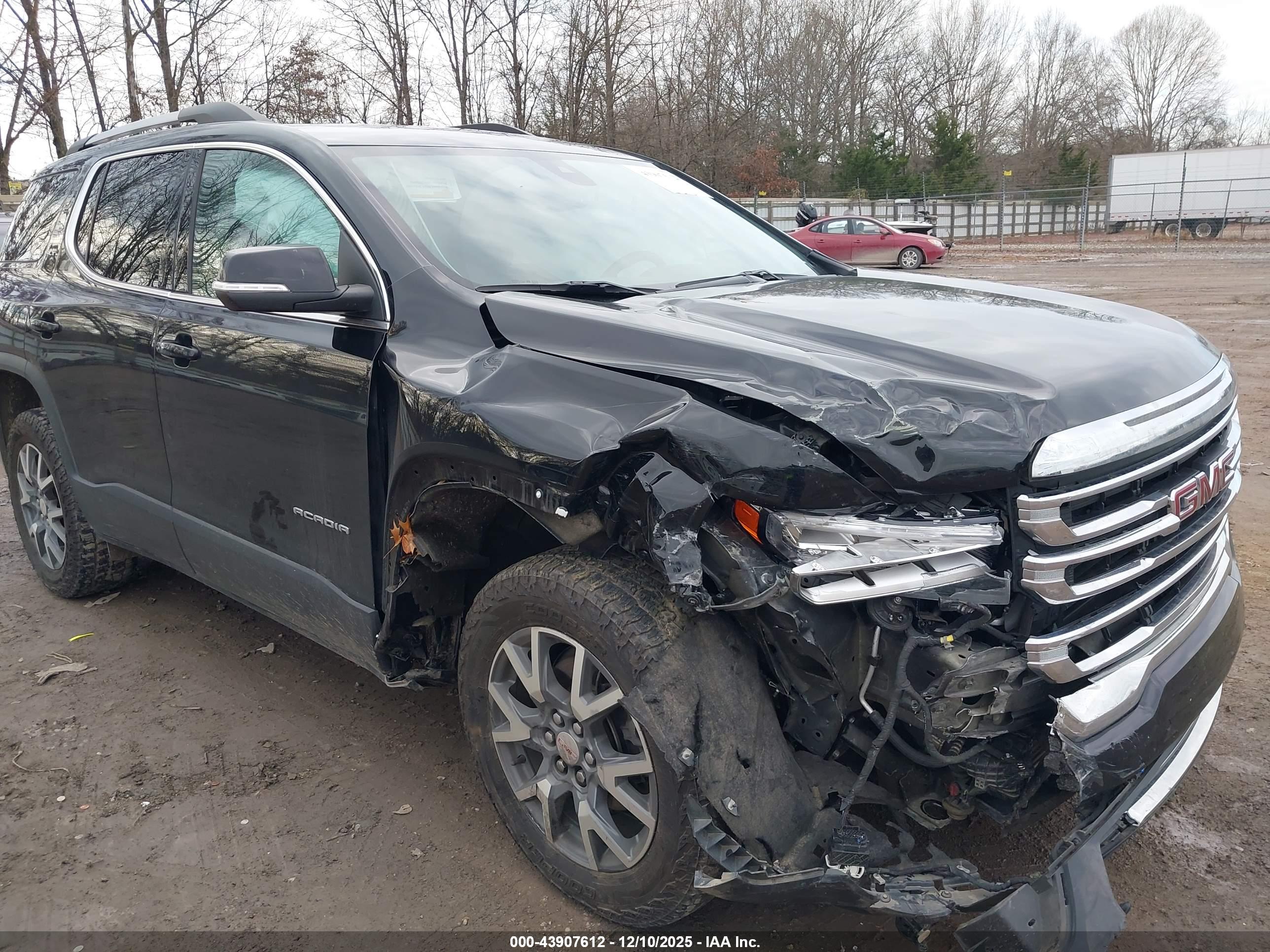 GMC ACADIA image 6