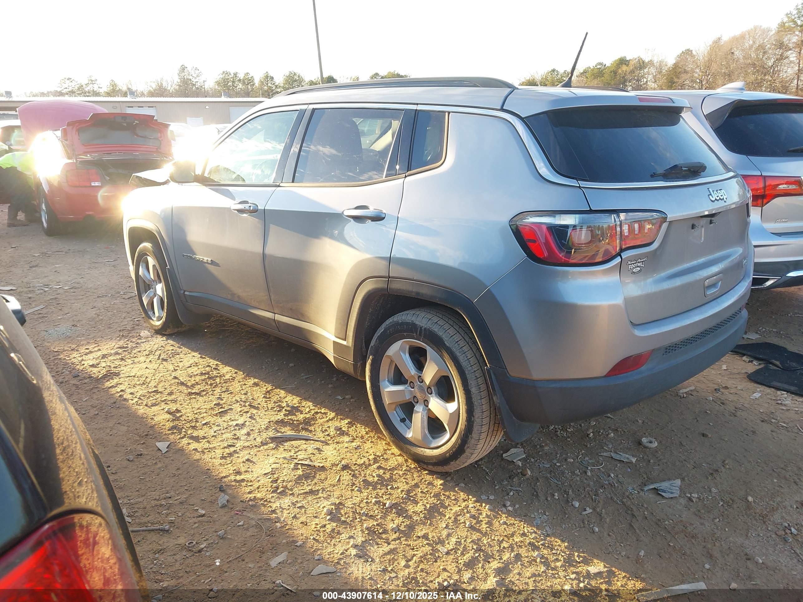JEEP COMPASS image 3