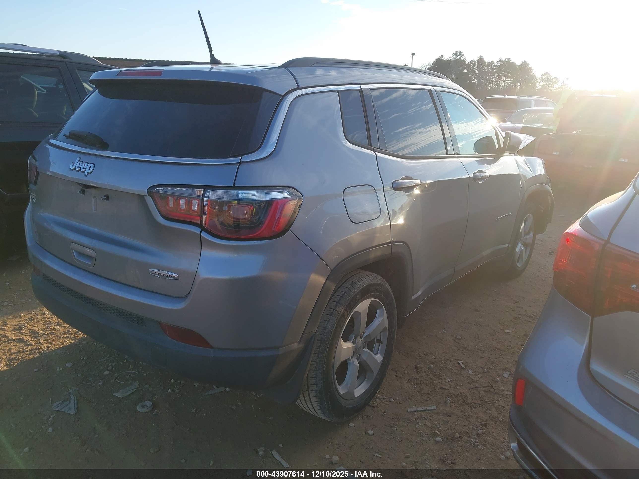 JEEP COMPASS image 4