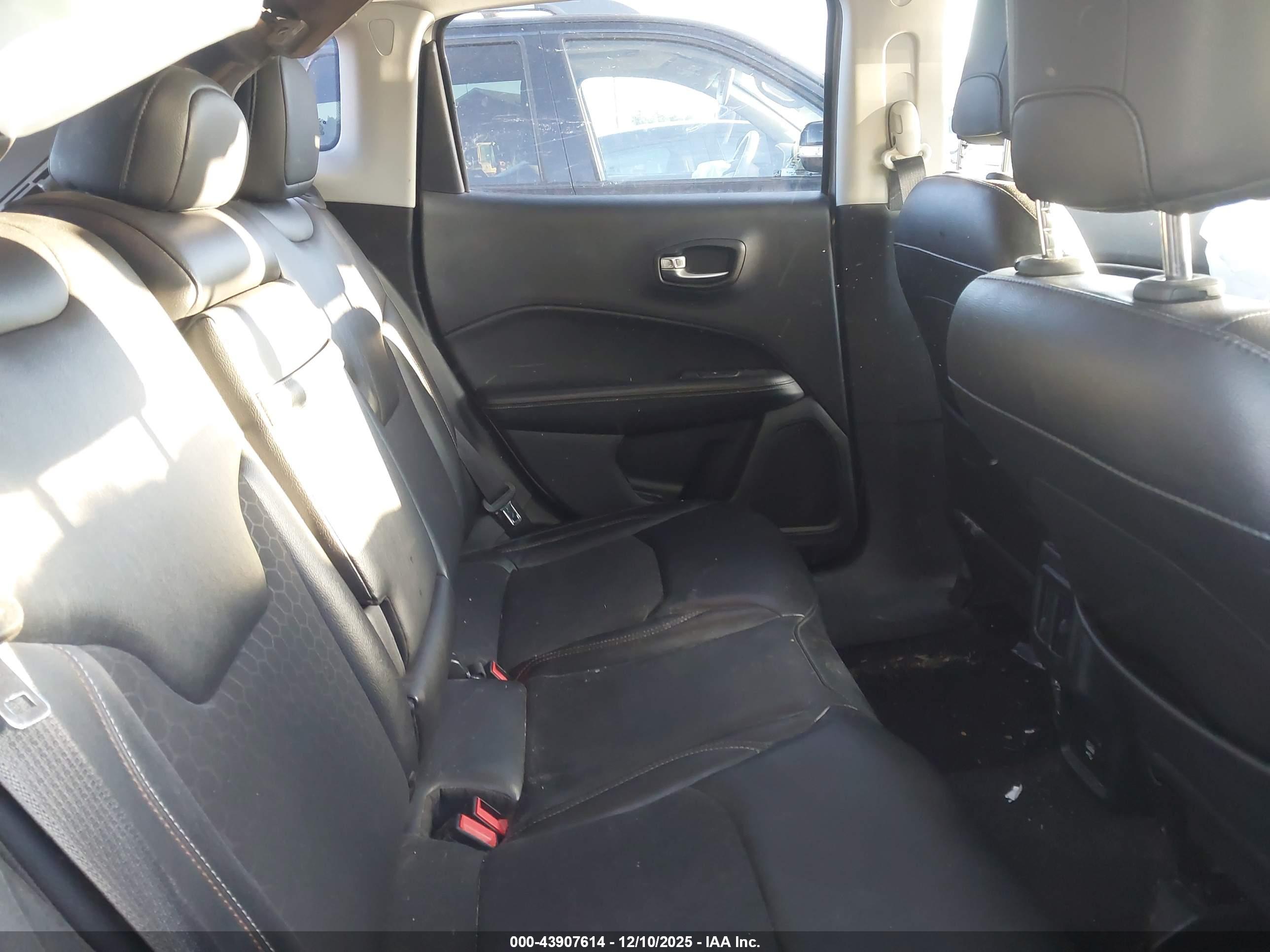 JEEP COMPASS image 8