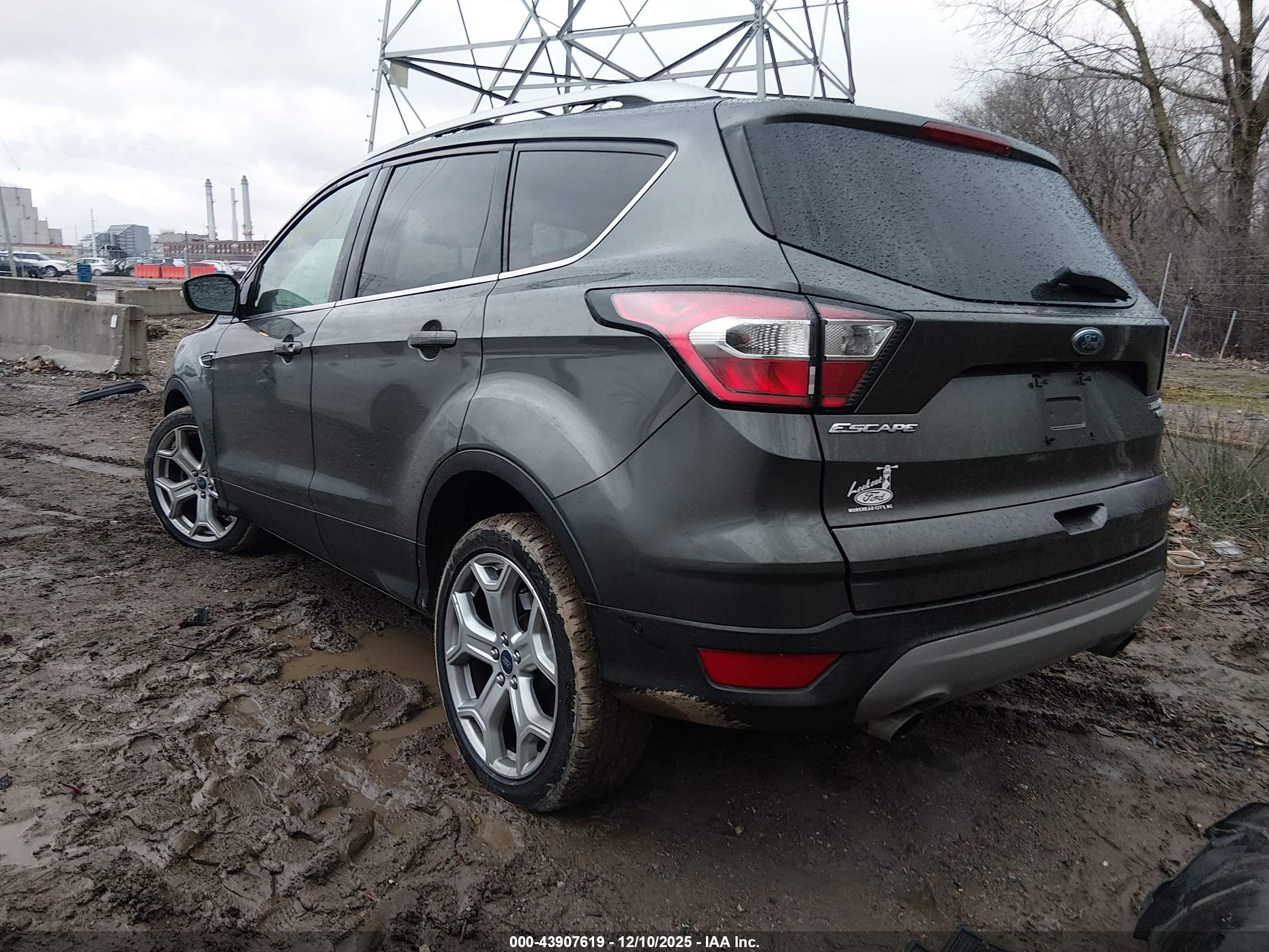 FORD ESCAPE image 3