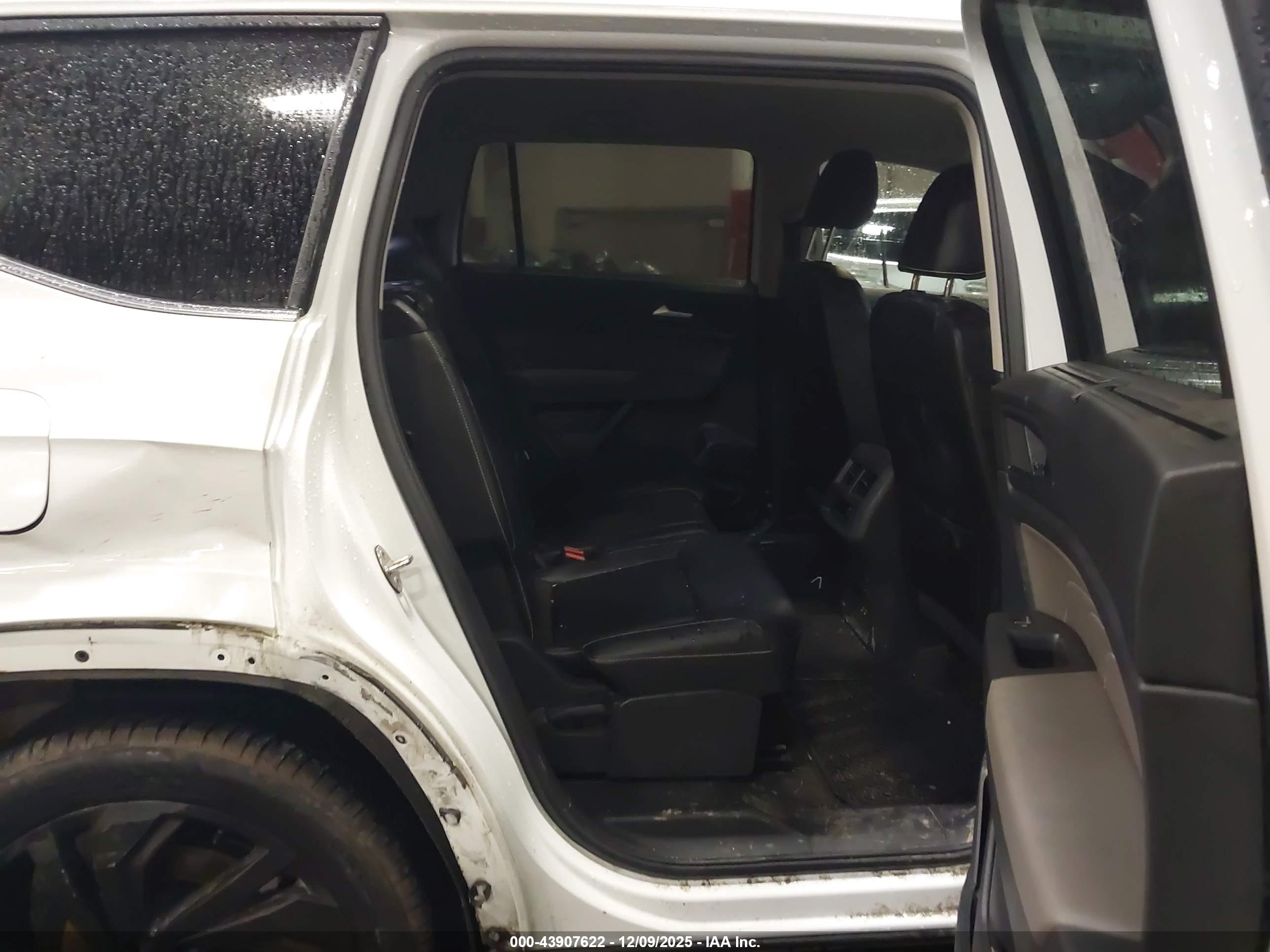 VOLKSWAGEN ATLAS image 8